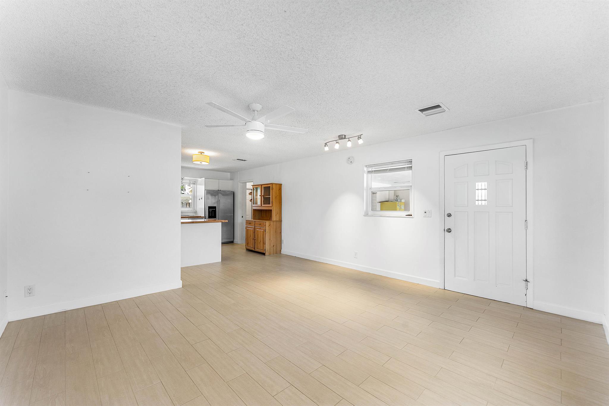 HYPOLUXO RIDGE ADD 1 - Residential Lease