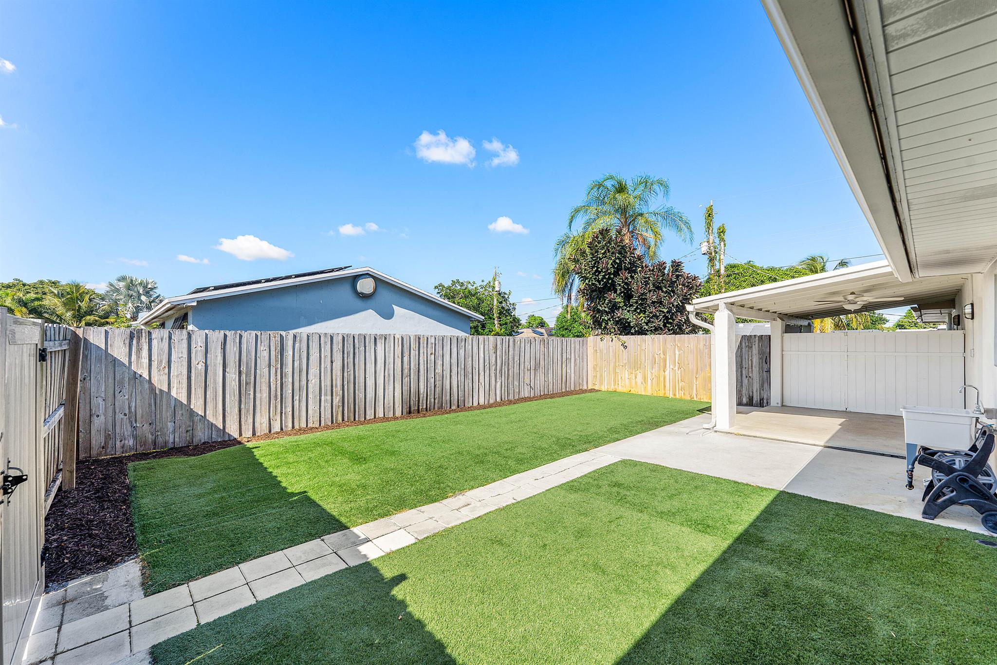 HYPOLUXO RIDGE ADD 1 - Residential Lease