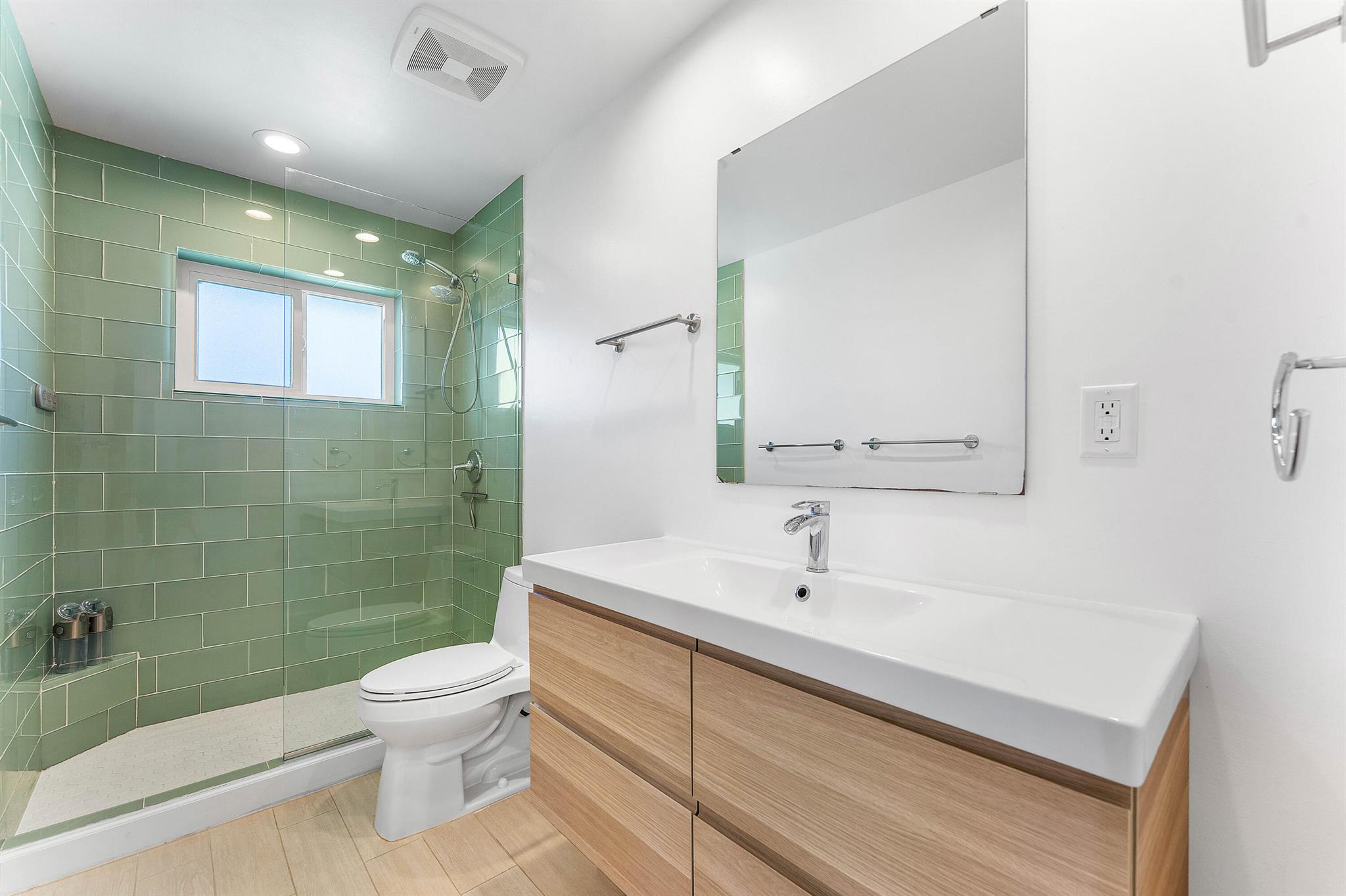 HYPOLUXO RIDGE ADD 1 - Residential Lease