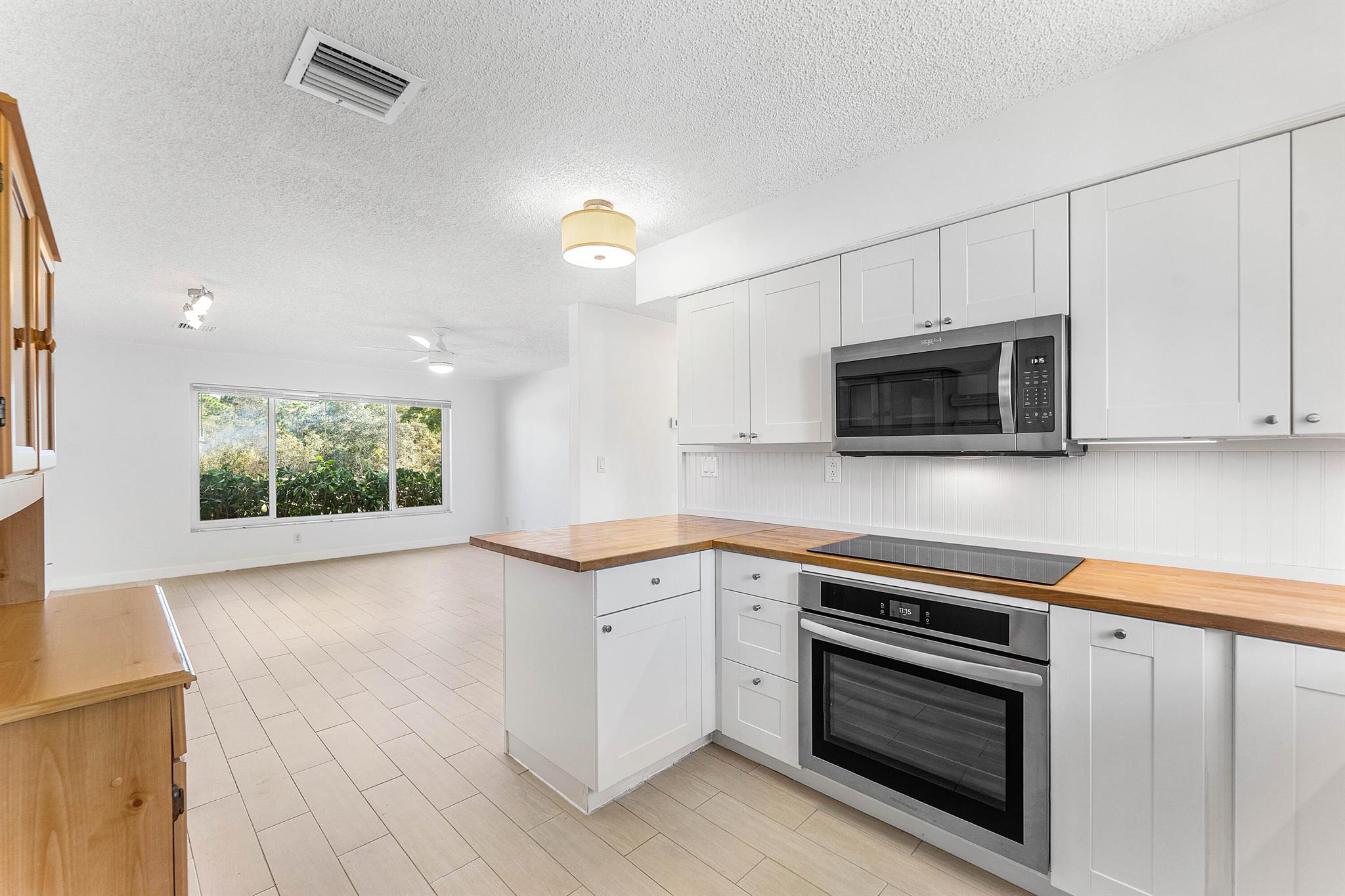 HYPOLUXO RIDGE ADD 1 - Residential Lease