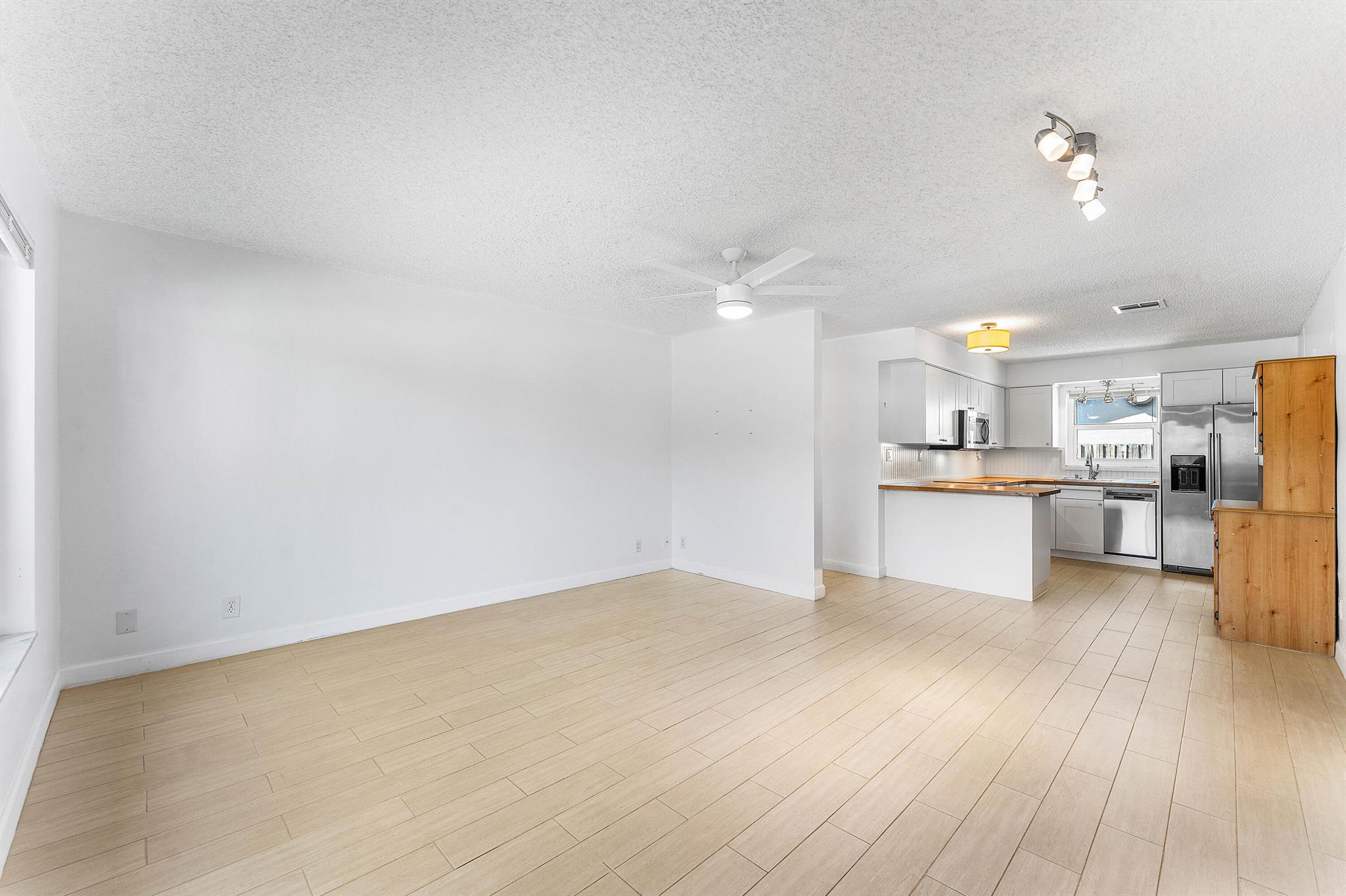 HYPOLUXO RIDGE ADD 1 - Residential Lease