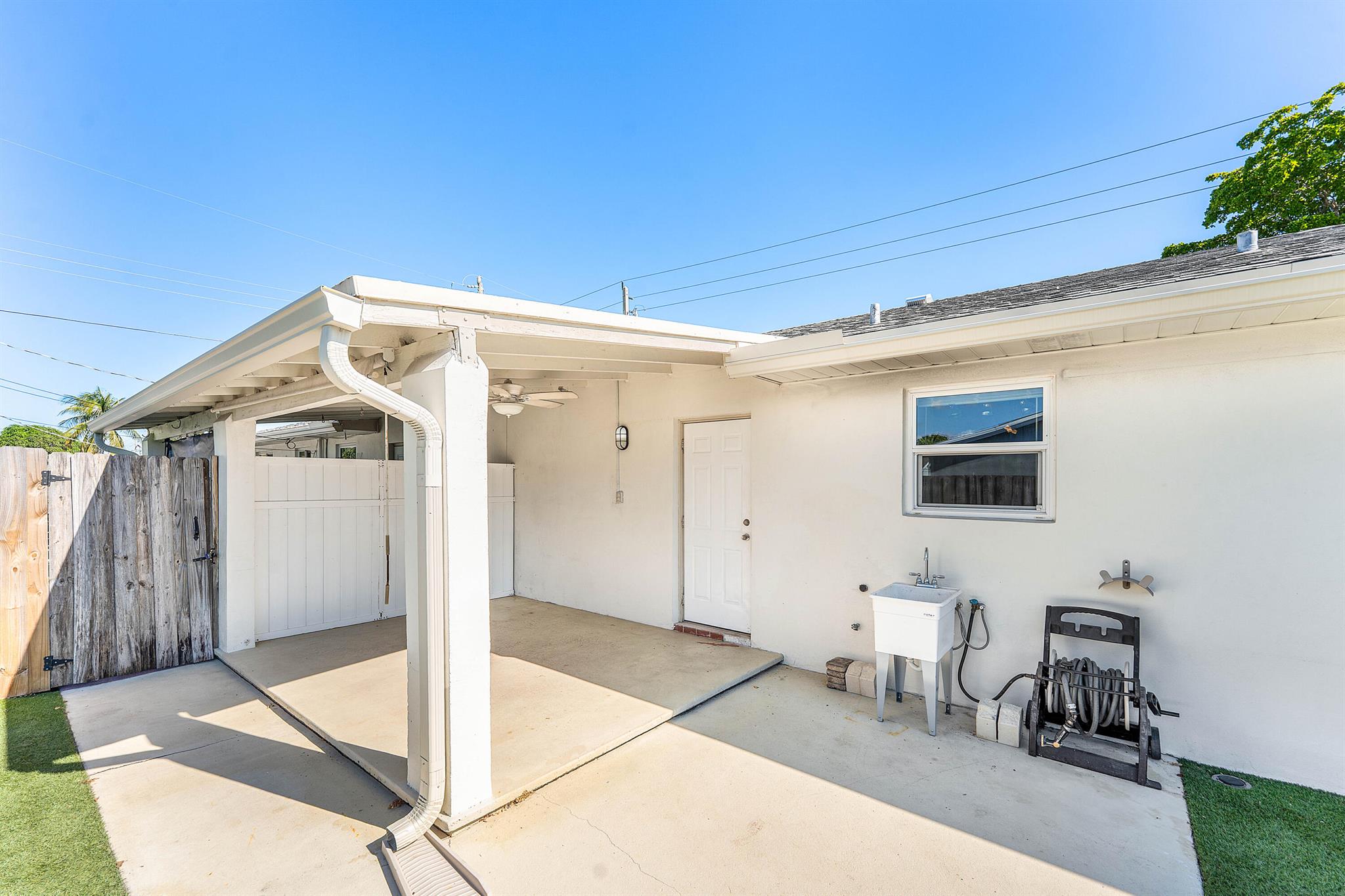 HYPOLUXO RIDGE ADD 1 - Residential Lease