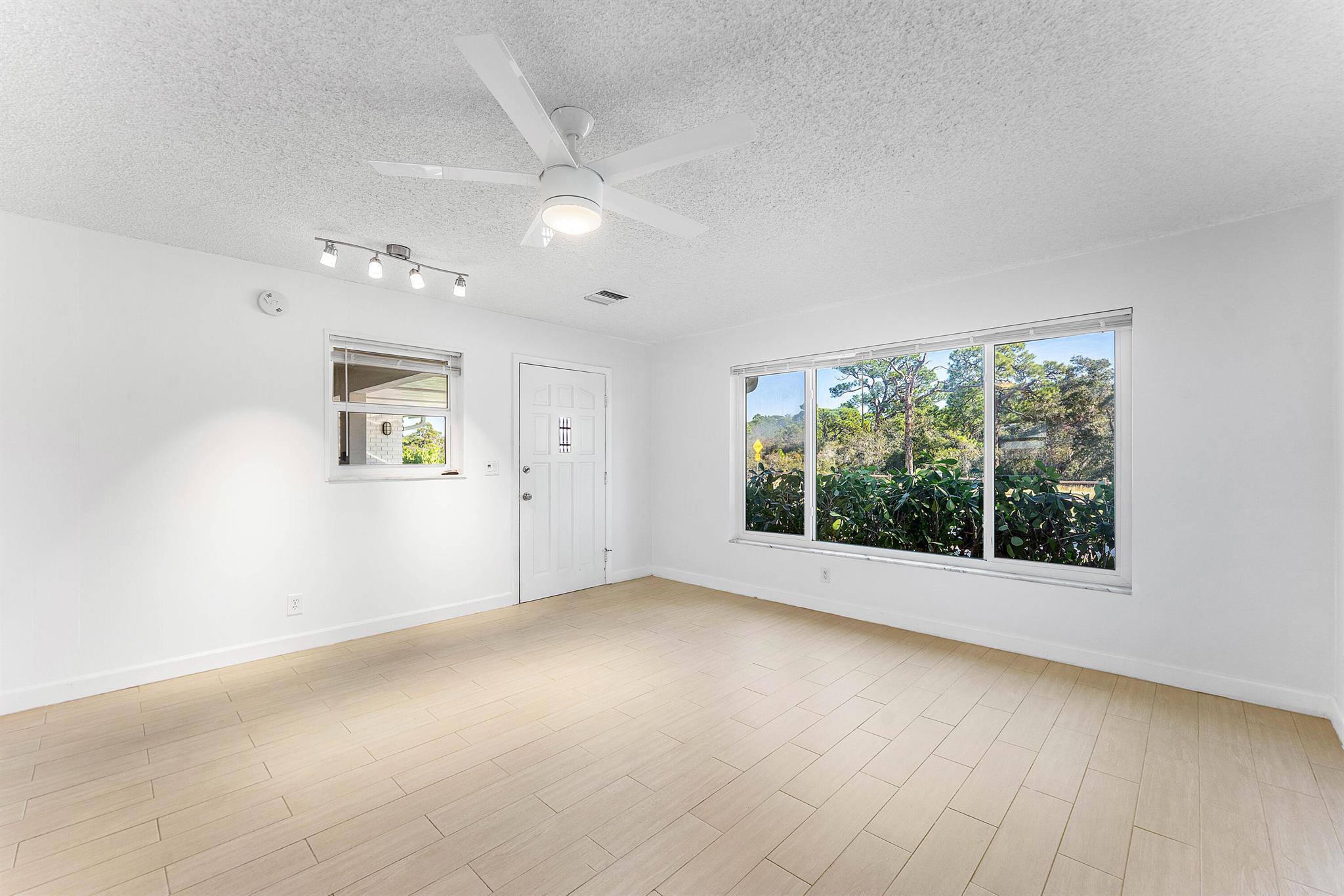 HYPOLUXO RIDGE ADD 1 - Residential Lease