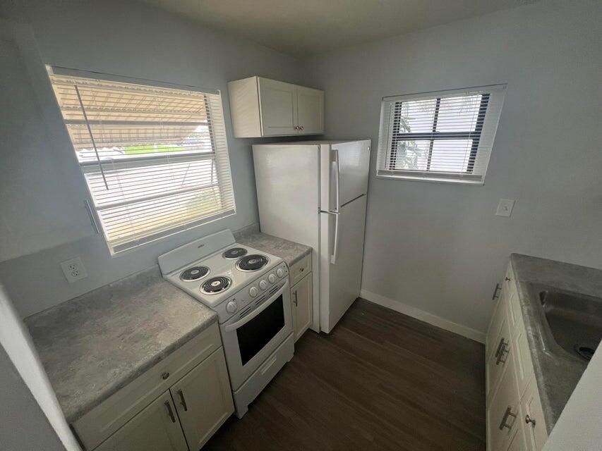 LEWIS TERMINALS NO 2 SECO - Residential Lease