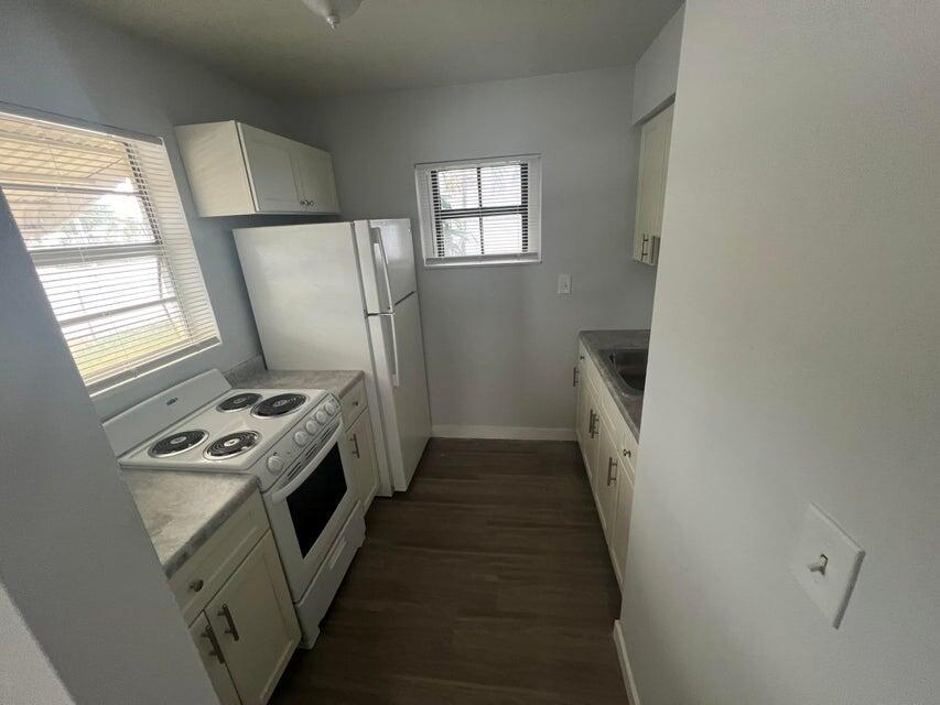 LEWIS TERMINALS NO 2 SECO - Residential Lease