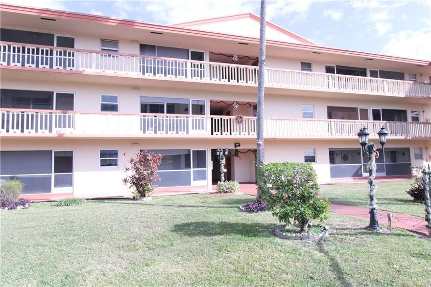 PRICE RUDUCTION TO SELL QUICLKY.... BEST ONE ON MARKET ... NICE TOP FLOOR UNIT ..... FEW STEPS FROM THE POOL ..... OVERLOOKING THE NICE GARDEN AREA .... YOU WILL ENJOY YOUR ENCLOSED BALCONY .... THIS IS A TURNKEY PROPERTY FULLY FURNISHED ..... THIS 55 AND OLDER COMMUNITY WITH A LOT OF ACTIVITIES ON SITE ..... NO CAR NEEDED YOU HAVE THE FREE SHUTLE BUS TO GO WHERE YOU NEED .... LOCATION IS PERFECT FEW MILES FROM THE FAMOUS HOLLYWOOD BOARDWALK .....