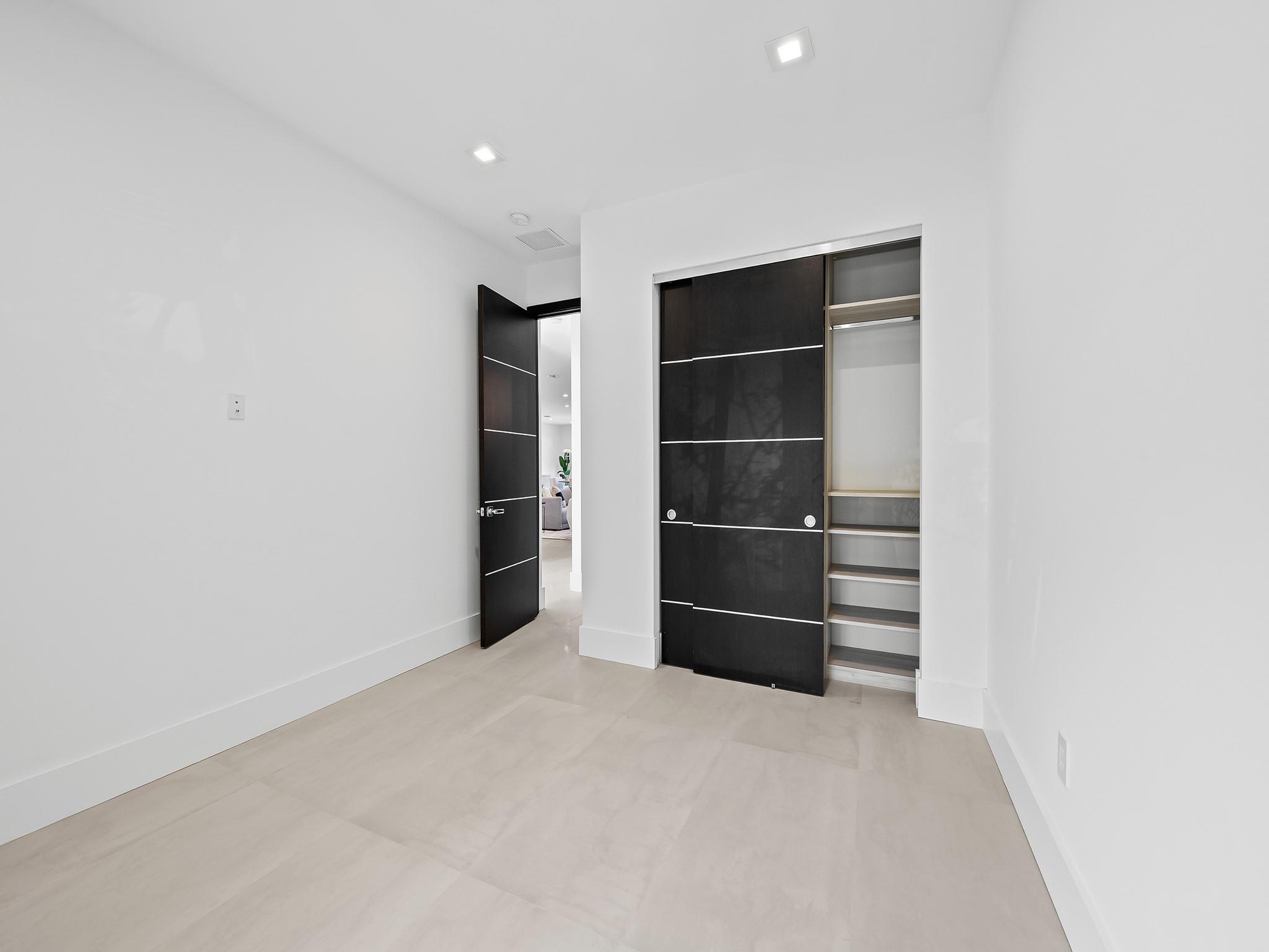 RIO VISTA ISLES - Residential