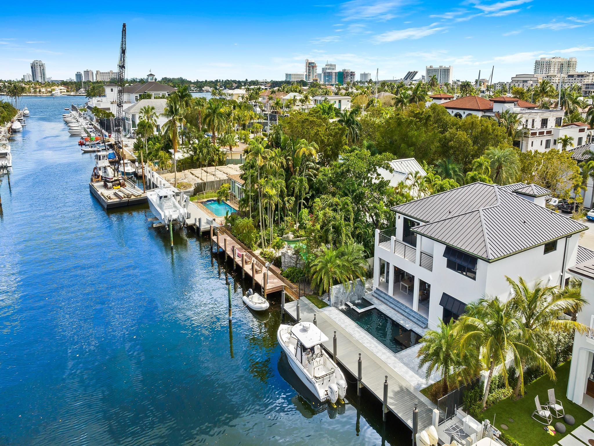 RIO VISTA ISLES - Residential