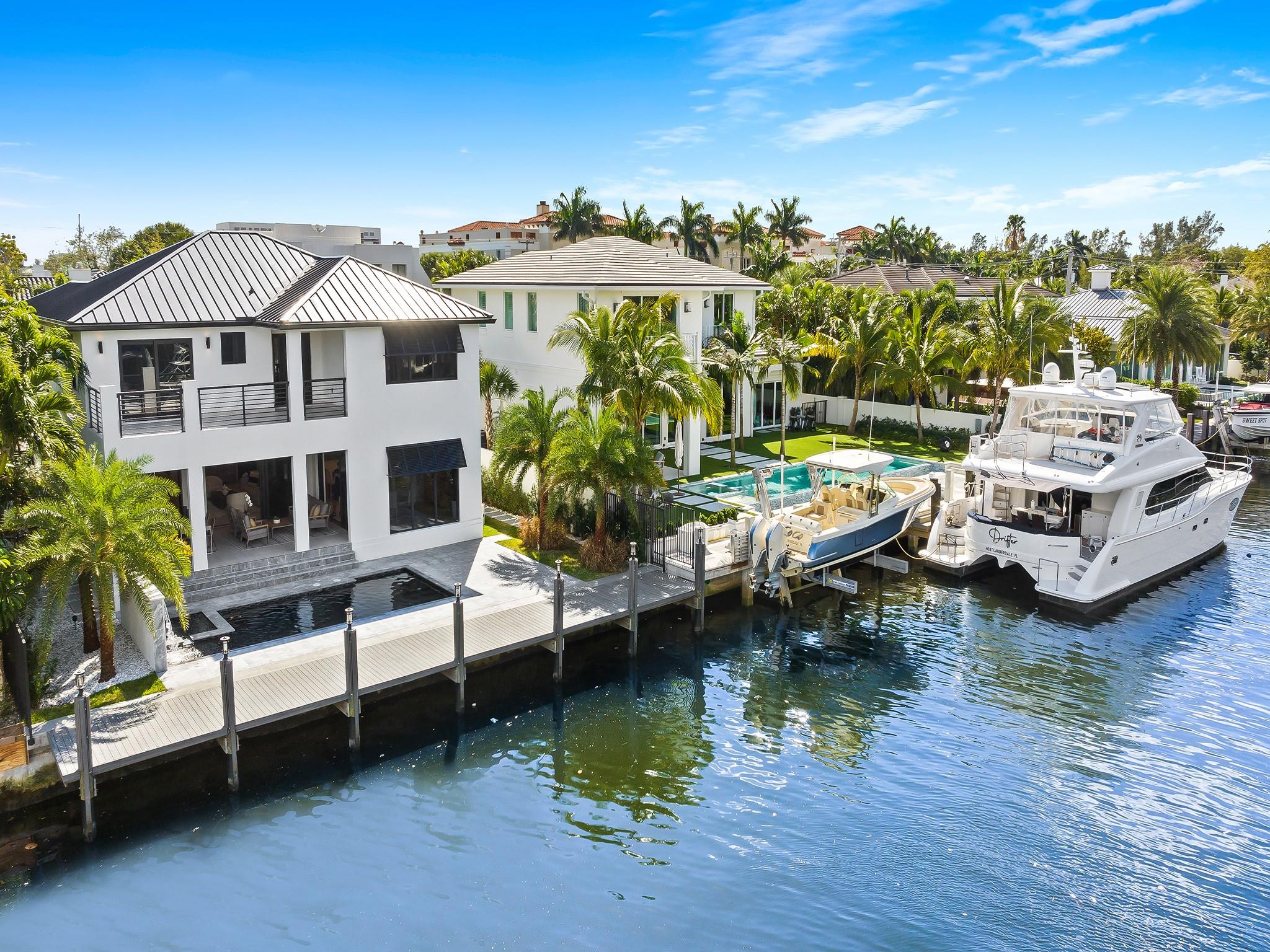 RIO VISTA ISLES - Residential