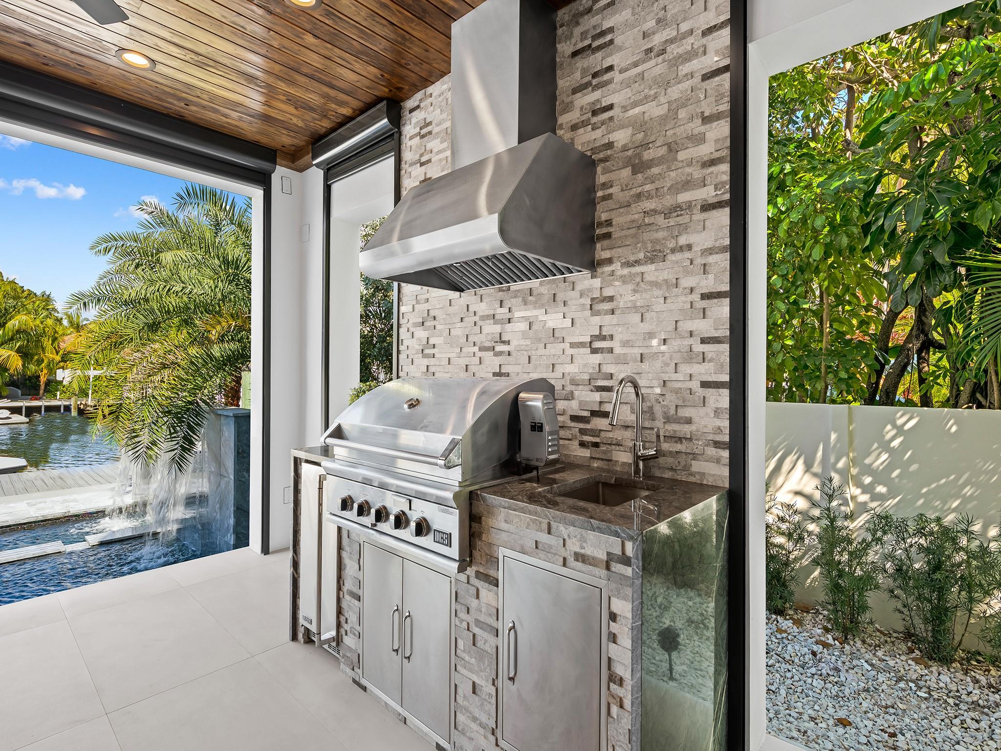 RIO VISTA ISLES - Residential