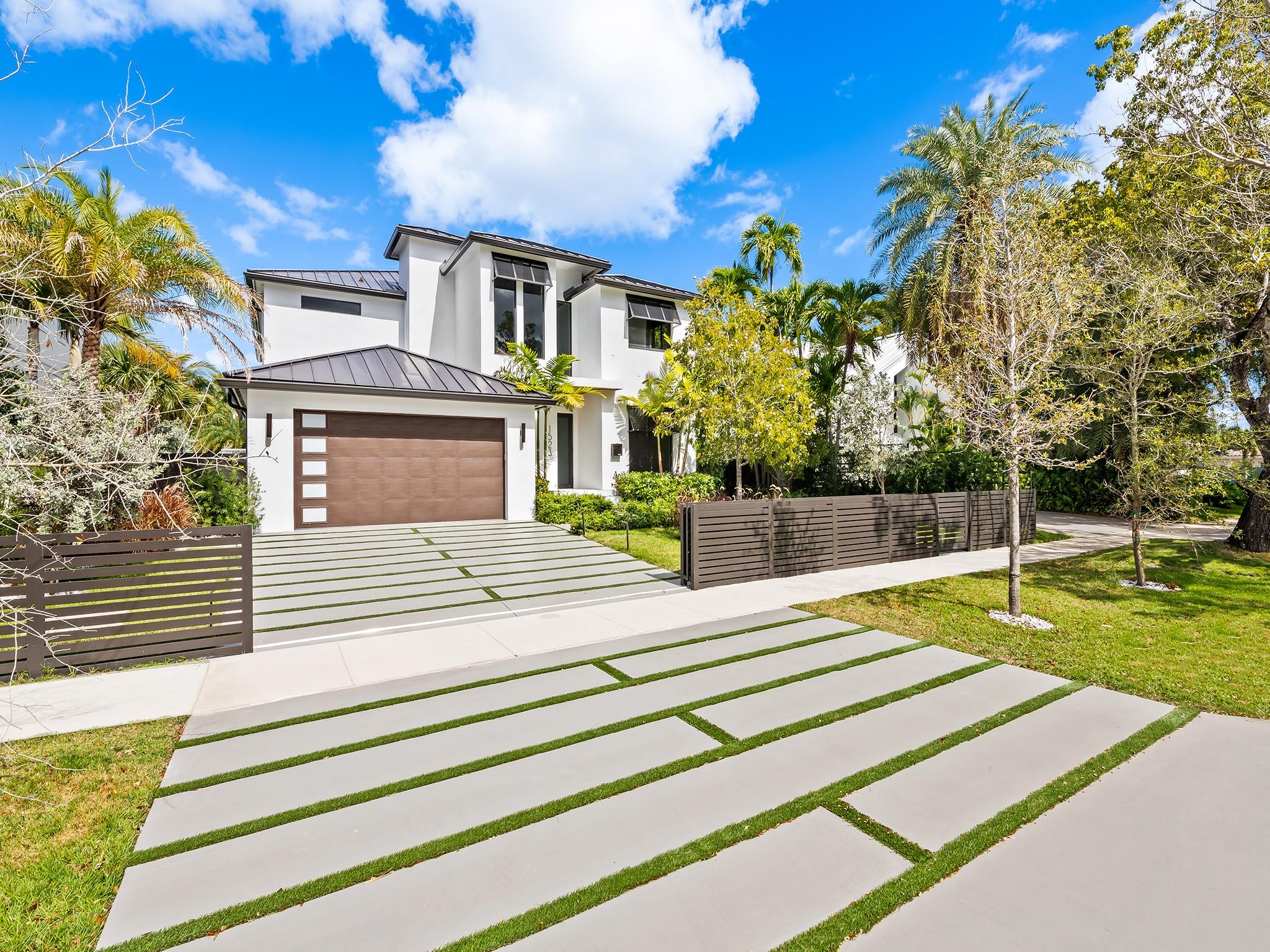 RIO VISTA ISLES - Residential