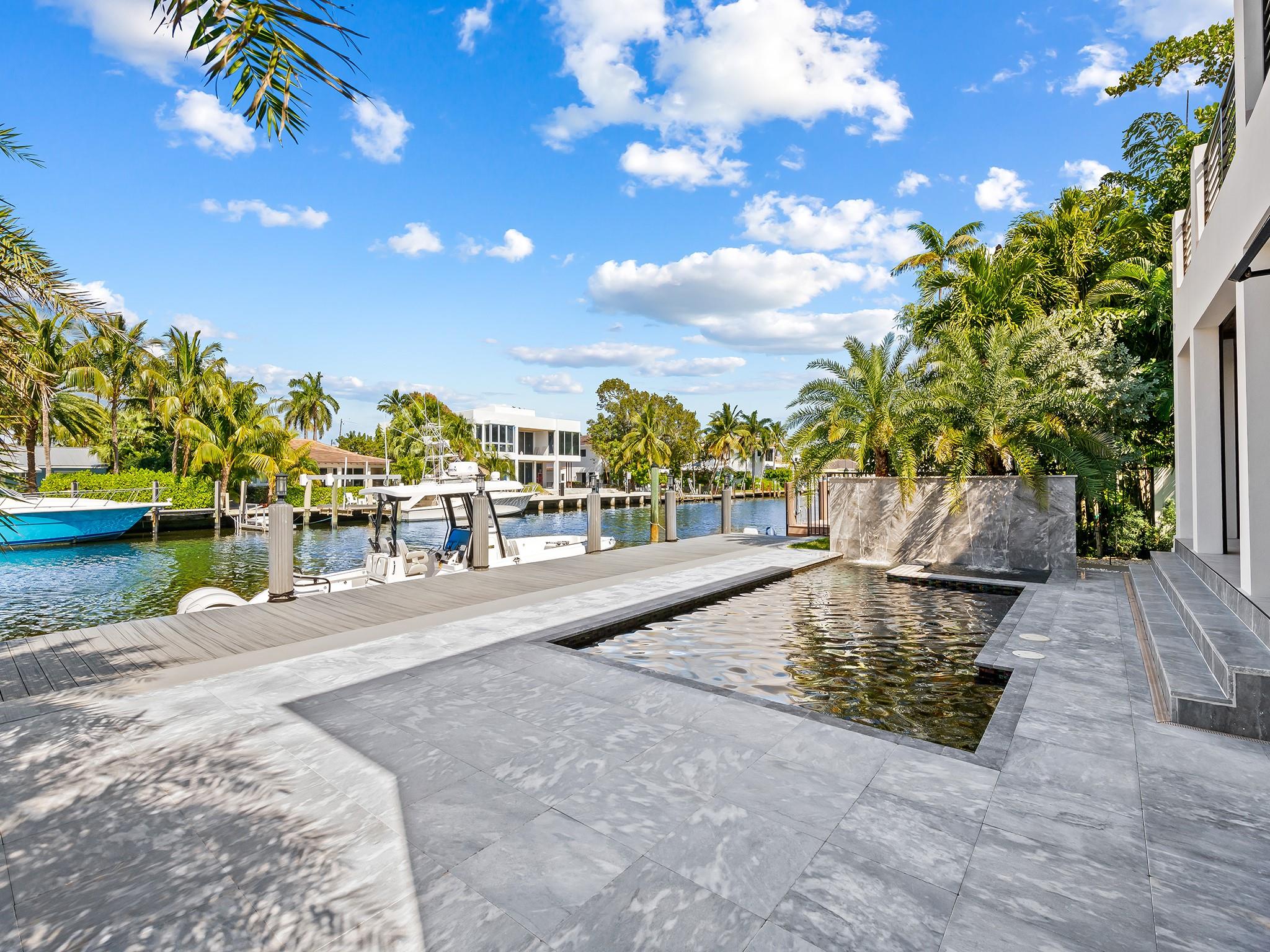 RIO VISTA ISLES - Residential