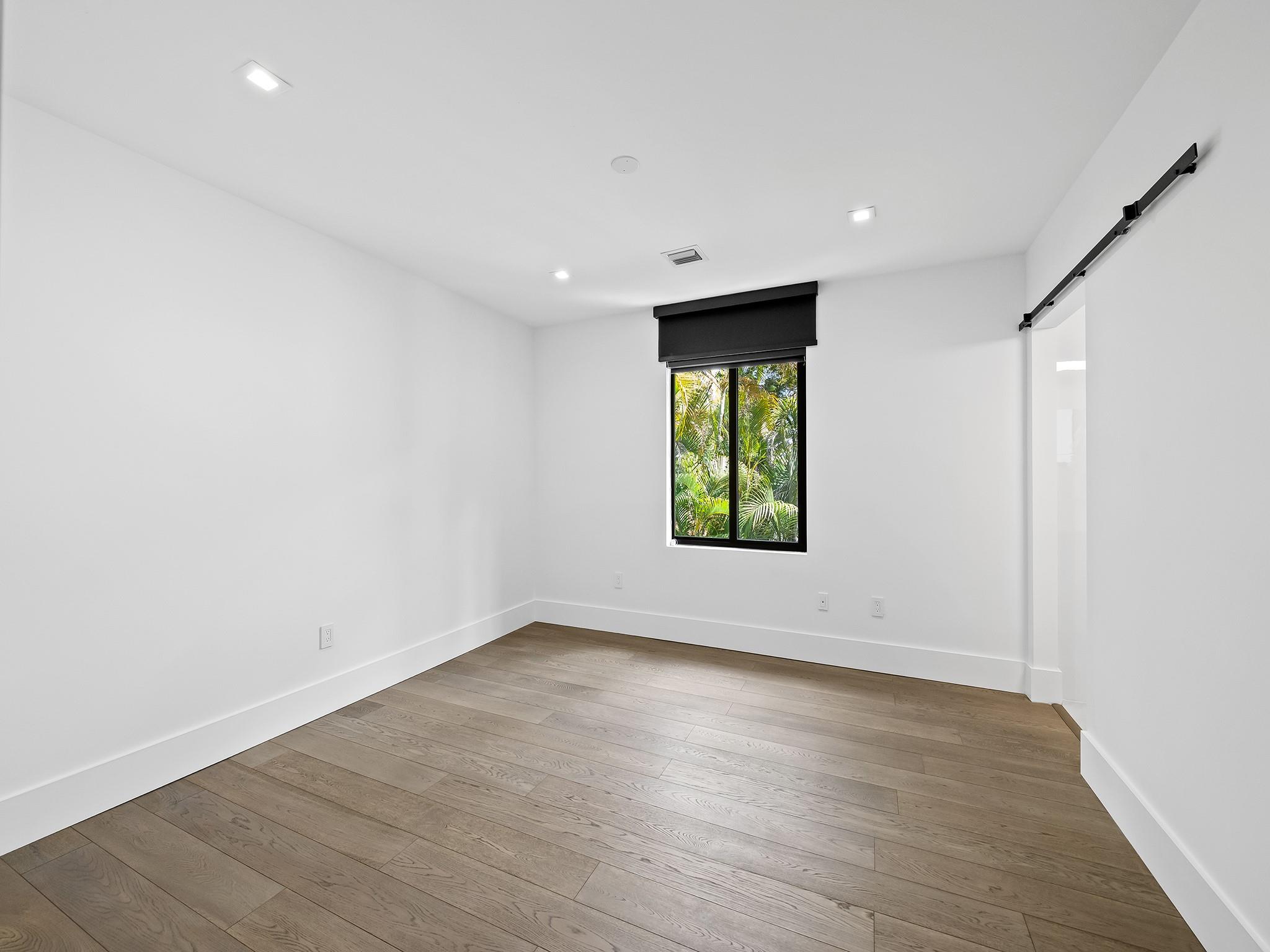 RIO VISTA ISLES - Residential