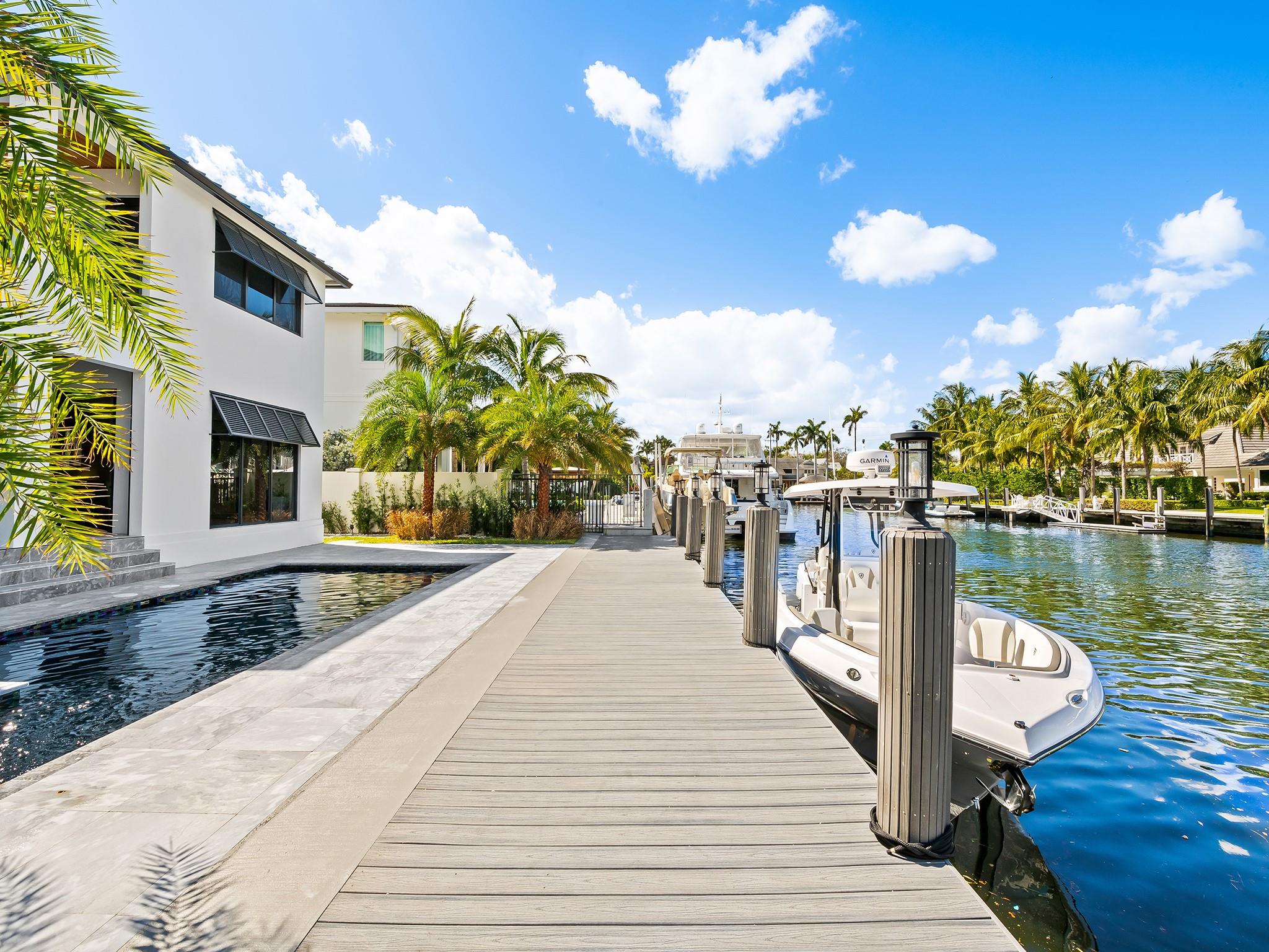 RIO VISTA ISLES - Residential