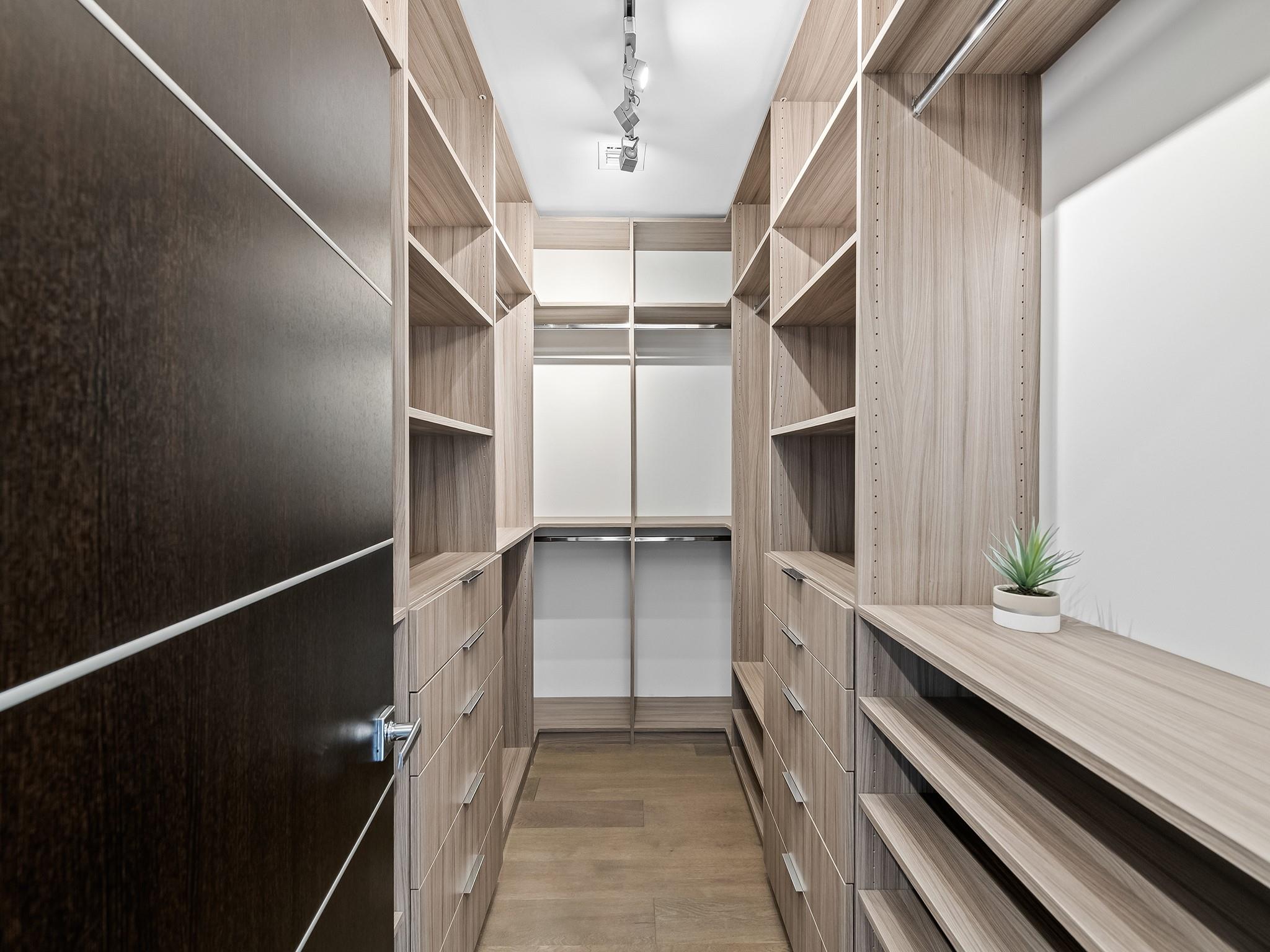 RIO VISTA ISLES - Residential