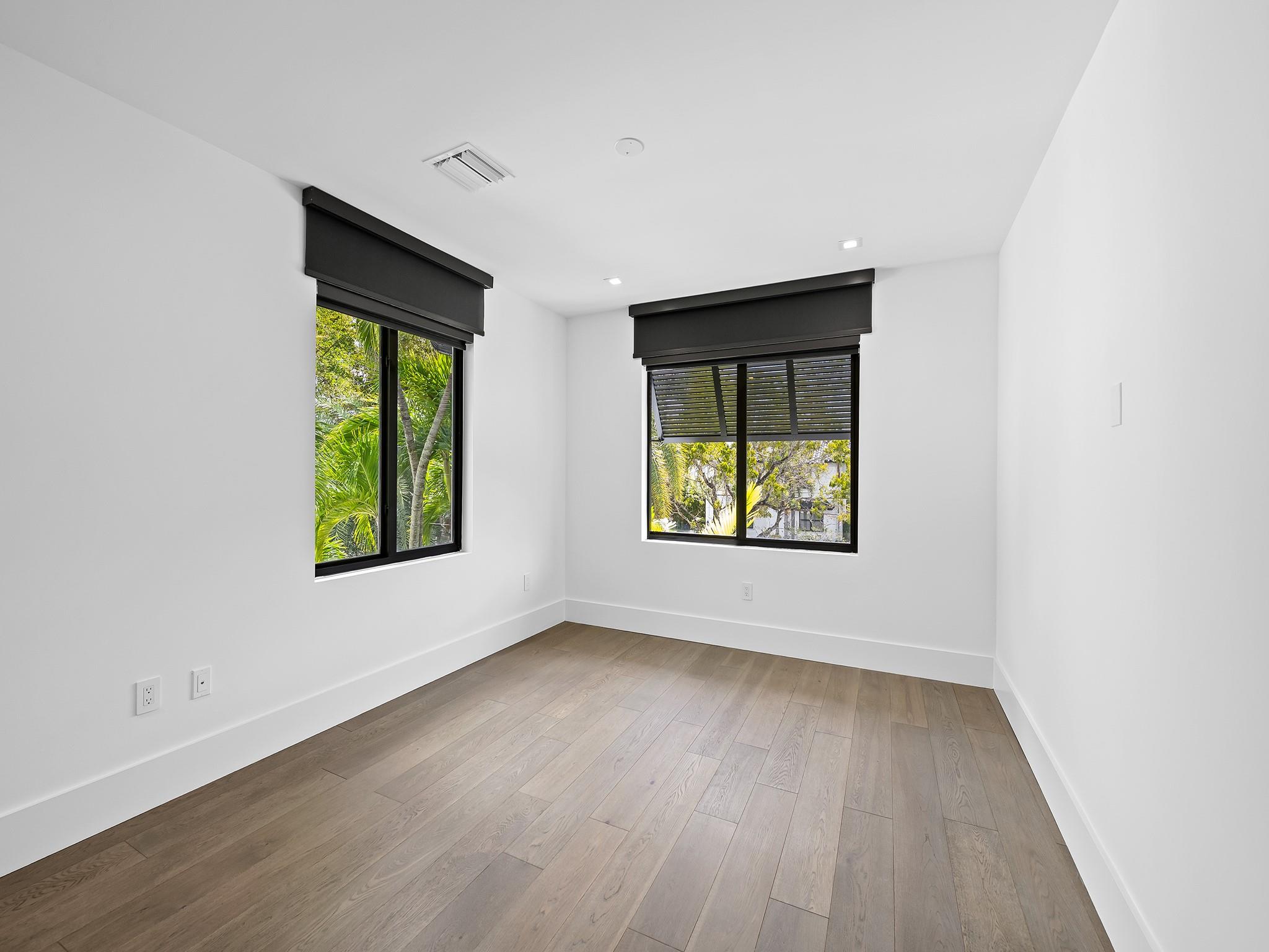 RIO VISTA ISLES - Residential