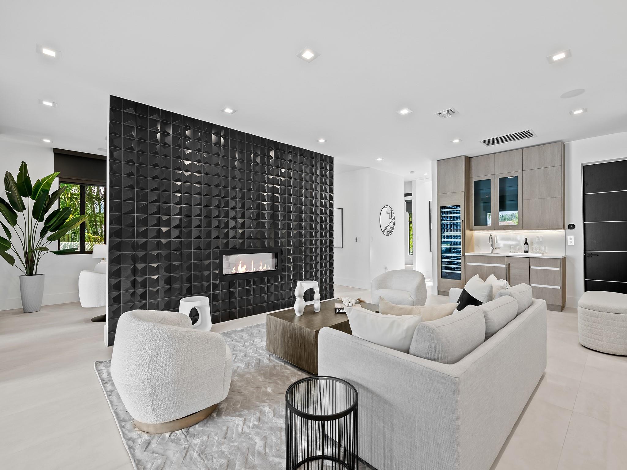 RIO VISTA ISLES - Residential