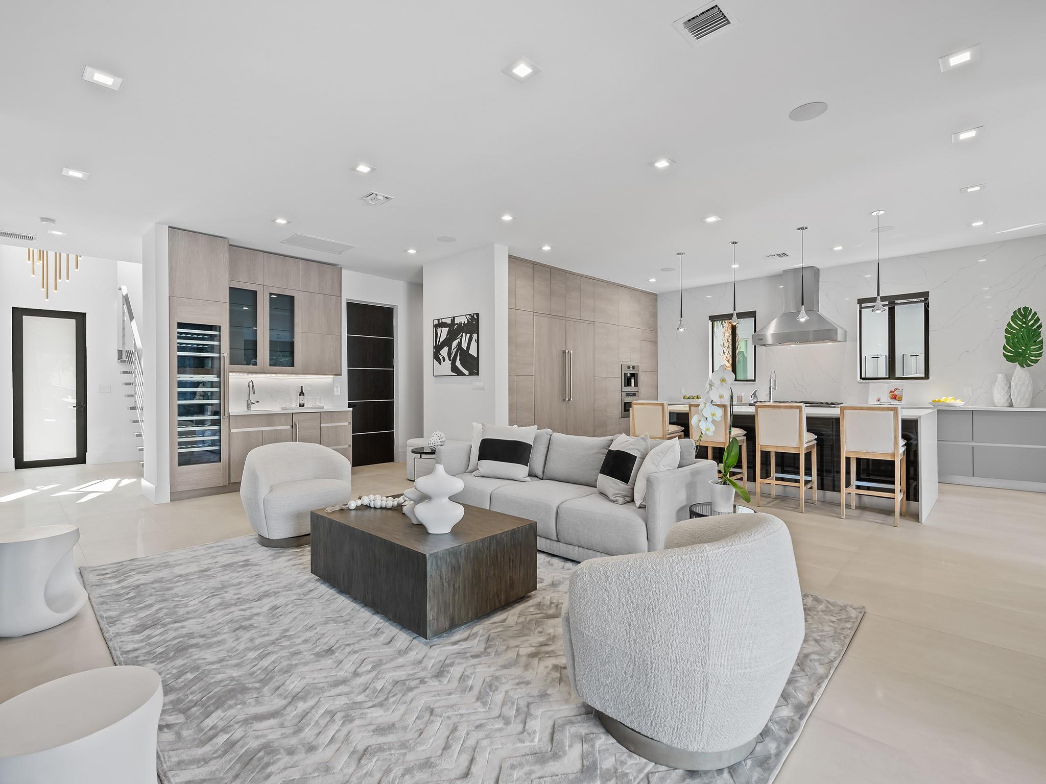 RIO VISTA ISLES - Residential