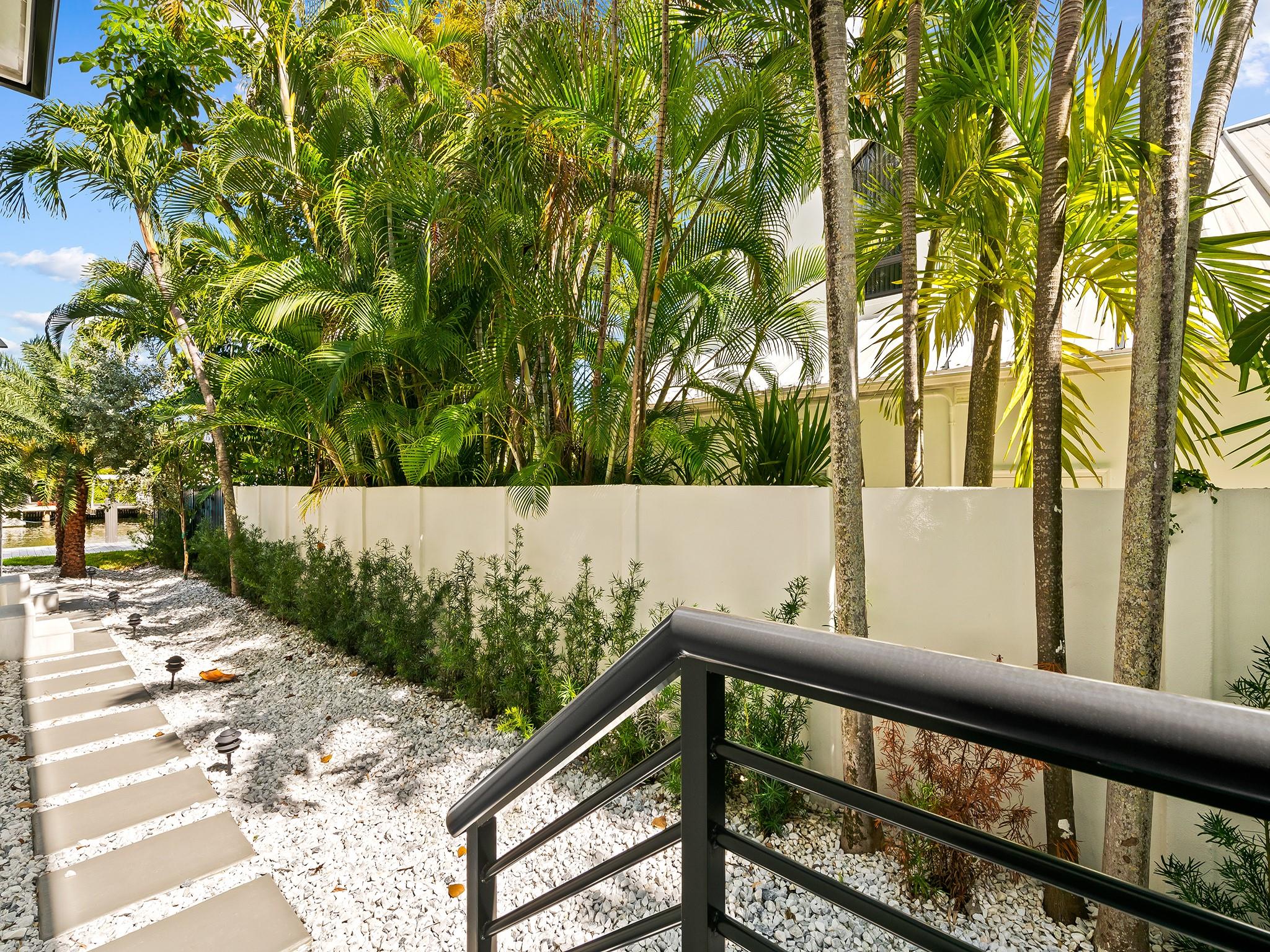 RIO VISTA ISLES - Residential