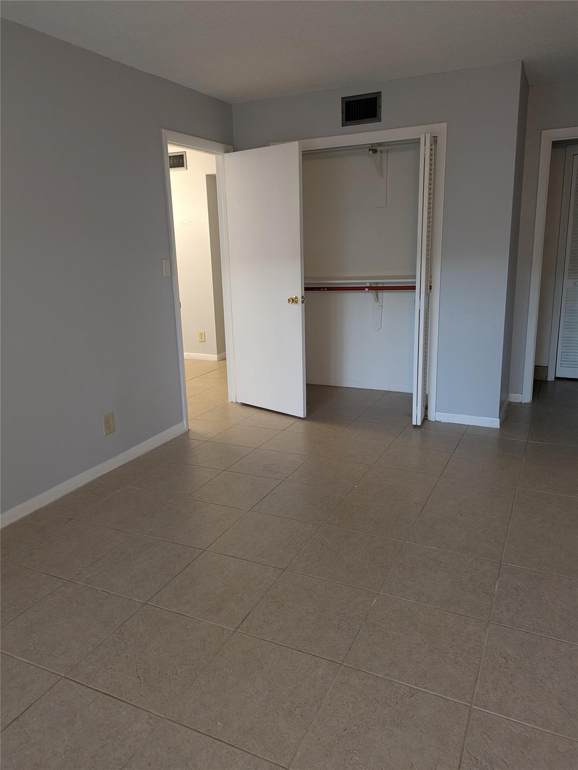Ramblewood East Condo - Residential Lease
