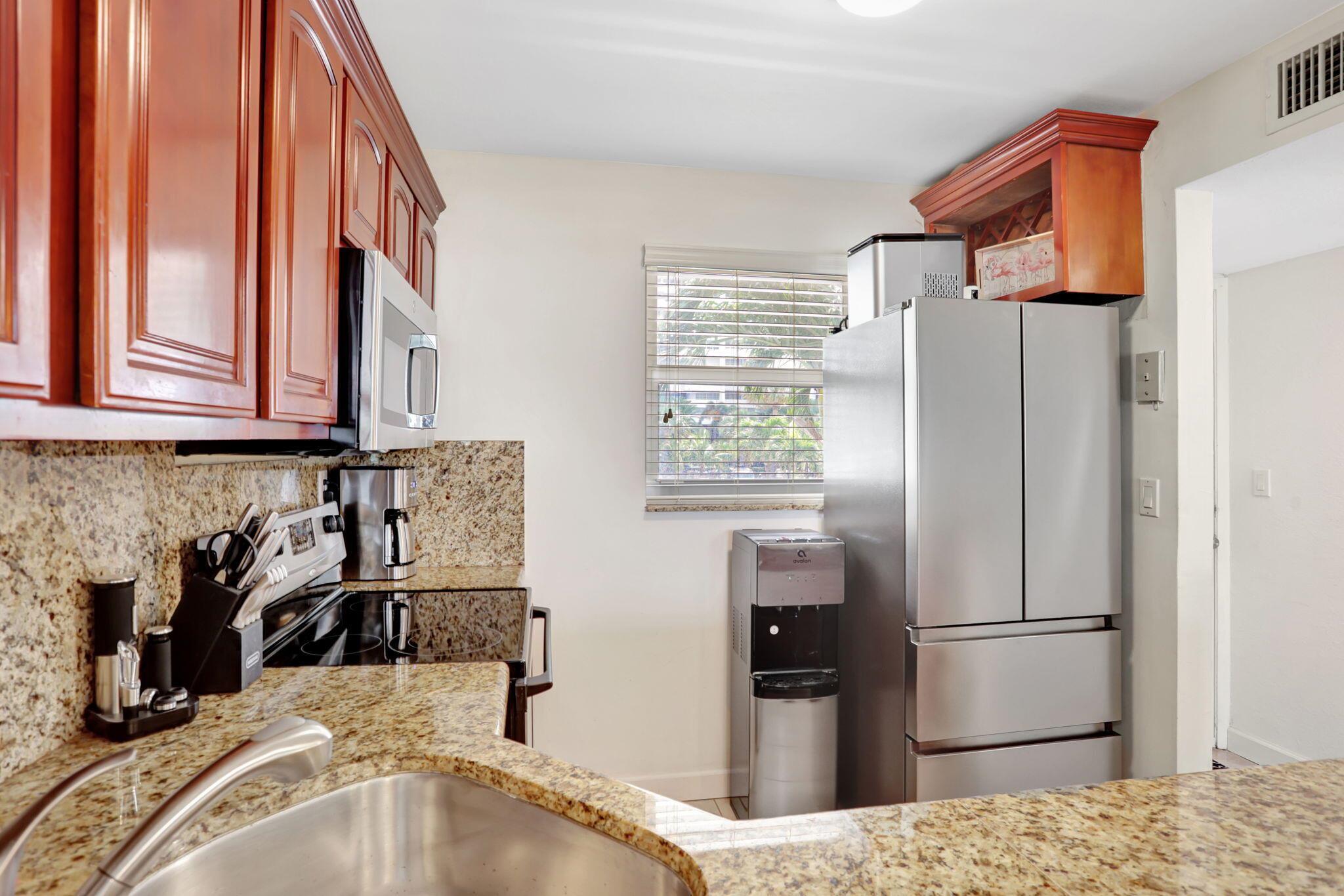 DELPHI TOWERS CONDO - Residential