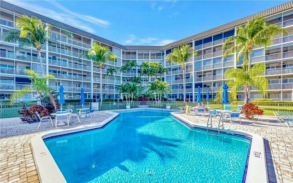 400 N Federal Highway 208