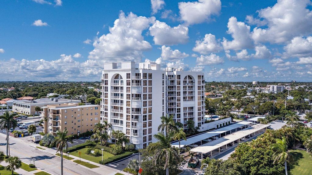 Photo of 3901 S Flagler Drive #703, West Palm Beach, FL 33405 (MLS # B26032679)