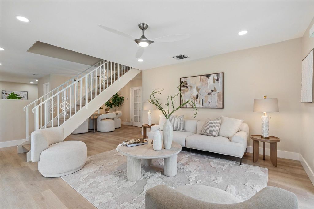 Photo of 401 Vision Court, Palm Beach Gardens, FL 33418 (MLS # R11102299)