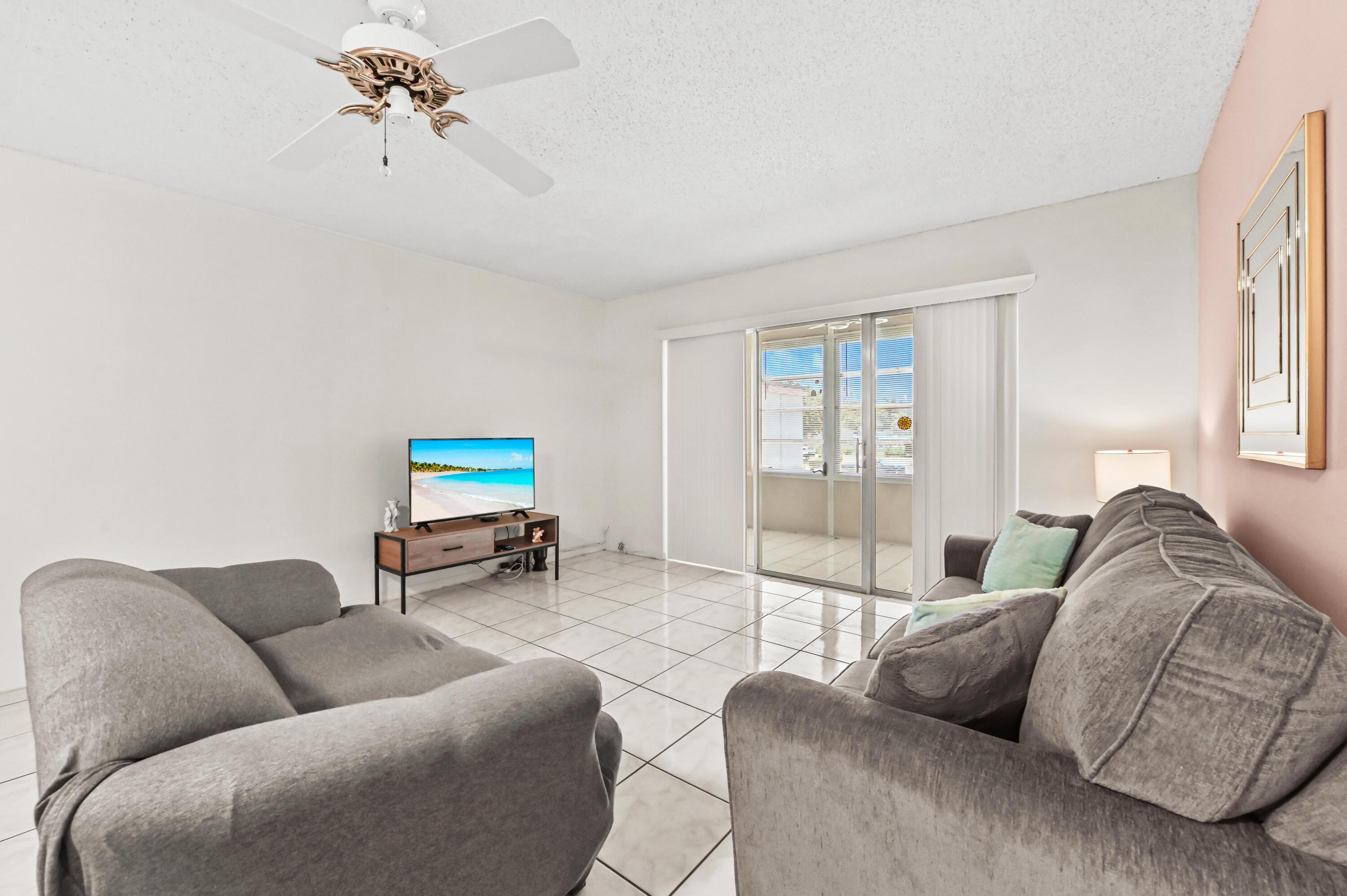 LAKESIDE VILLAGE CONDO 7 - Residential