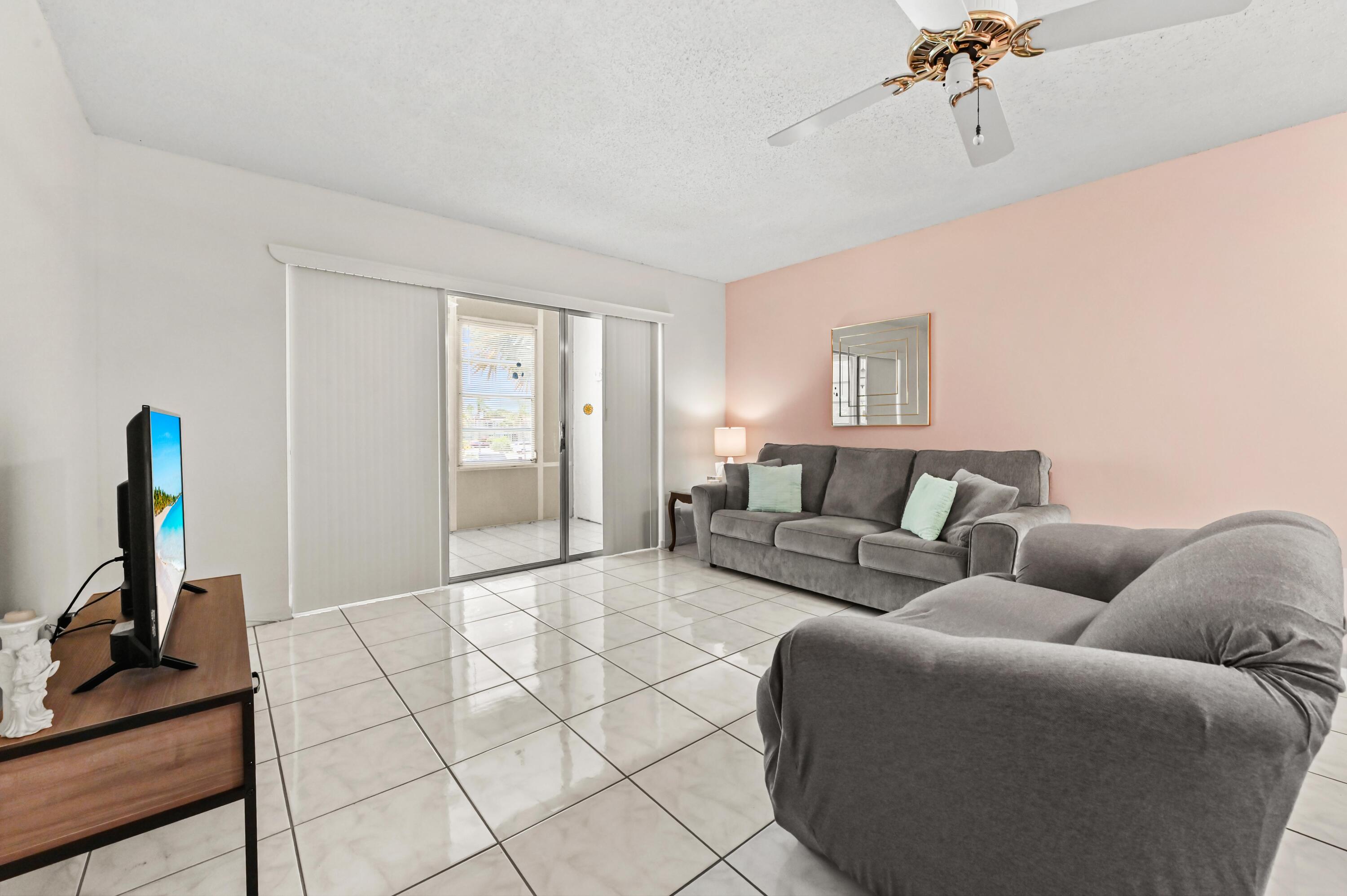LAKESIDE VILLAGE CONDO 7 - Residential