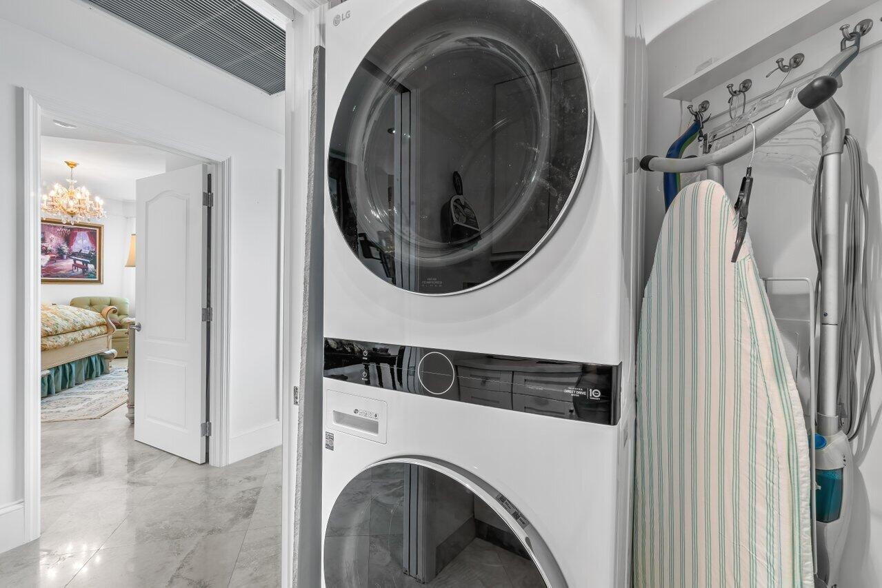 TOWNSEND PLACE - Residential