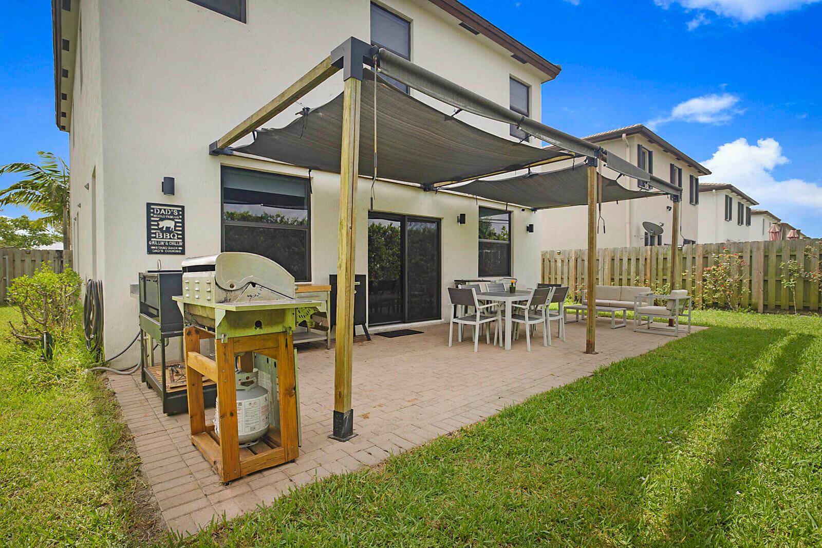 VIA VENTURA NEIGHBORHOOD - Residential Lease