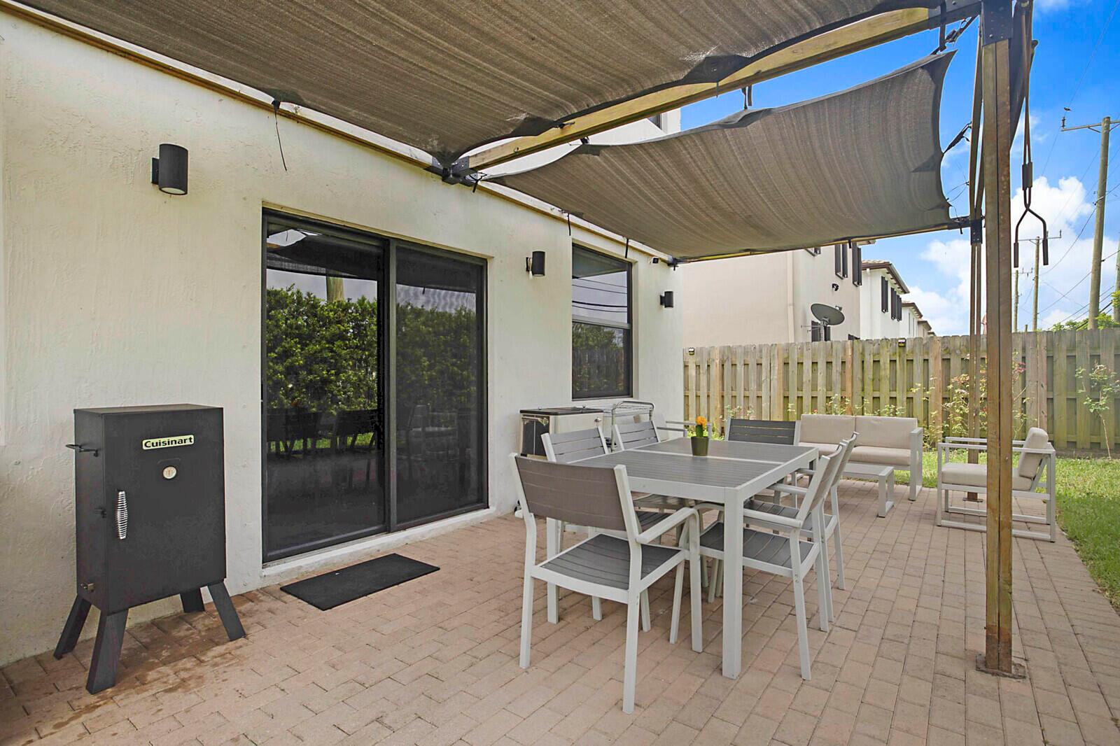 VIA VENTURA NEIGHBORHOOD - Residential Lease