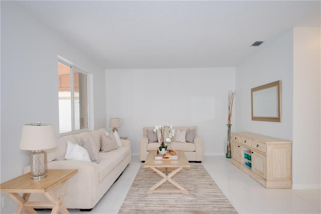 Regency Lakes At Coconut - Residential