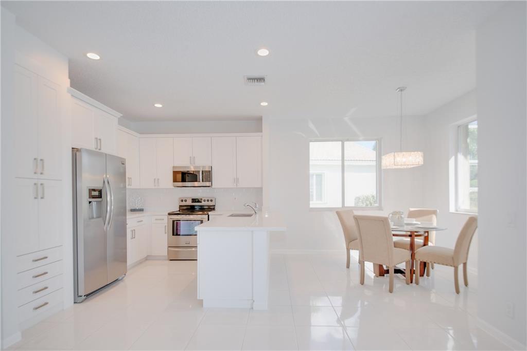Regency Lakes At Coconut - Residential
