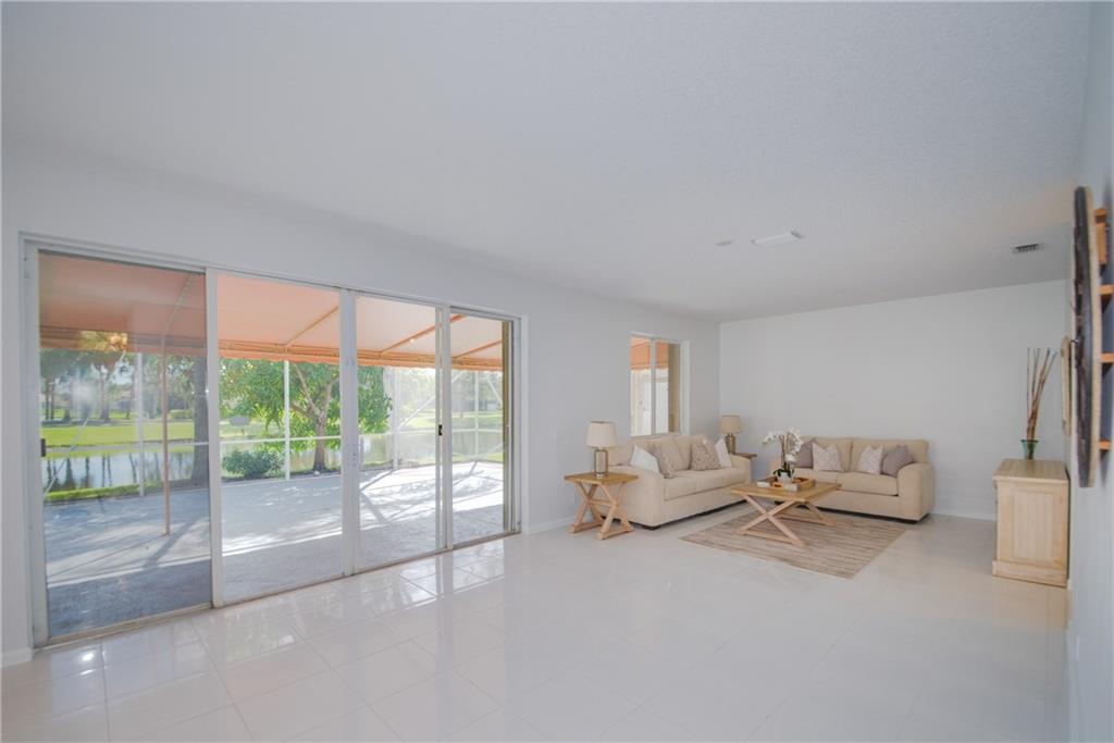 Regency Lakes At Coconut - Residential
