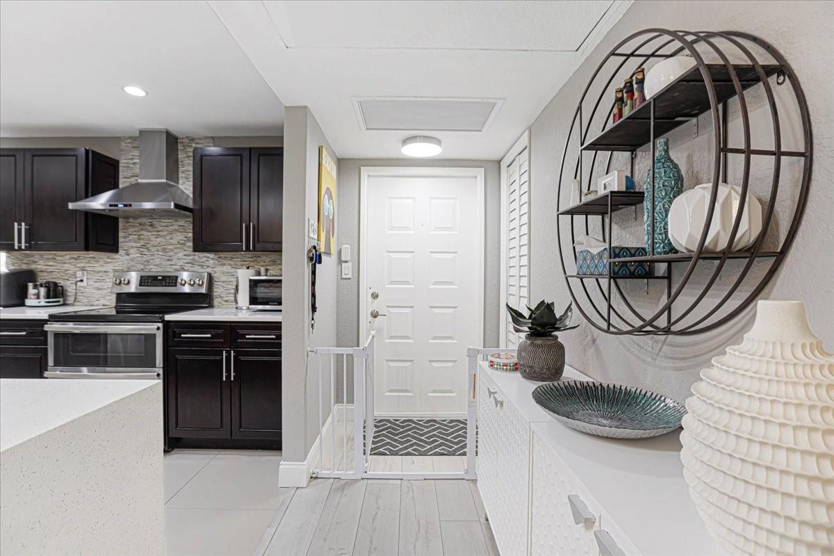 4261 W Palm Aire Dr 107