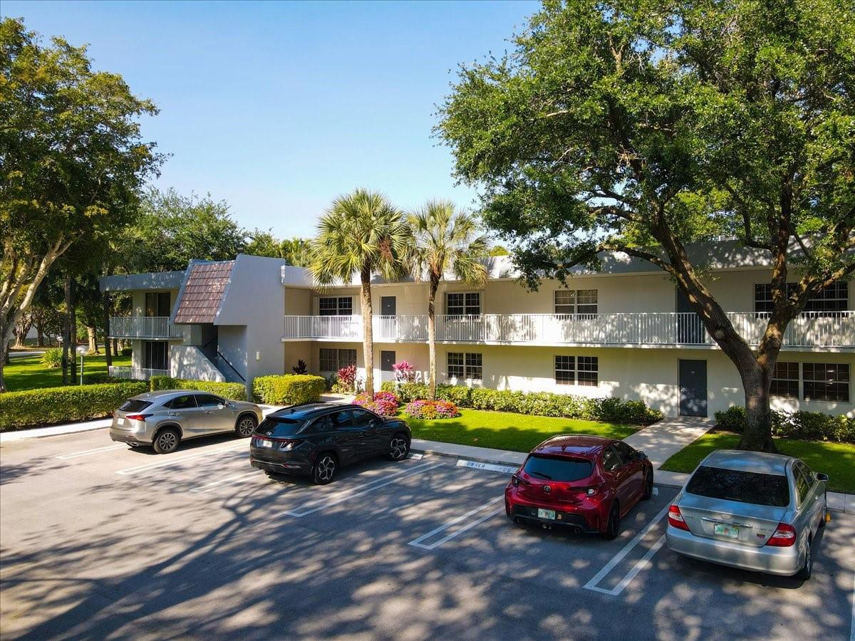 4261 W Palm Aire Dr 107