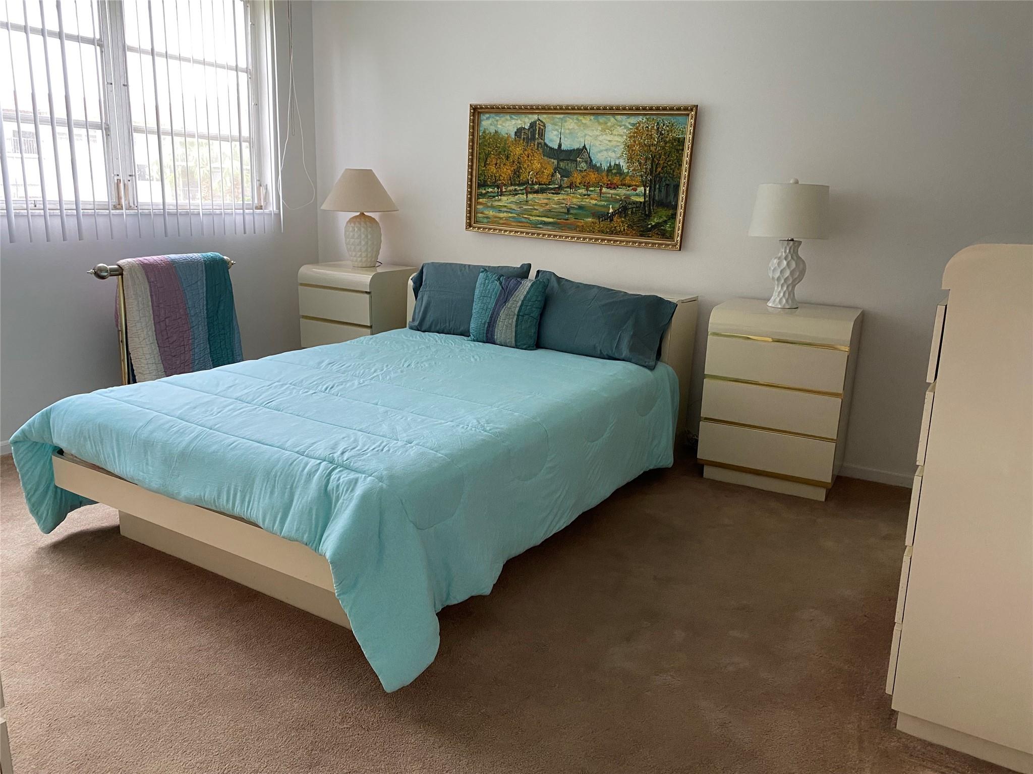 HOLLYBROOK GOLF & TENNIS - Residential