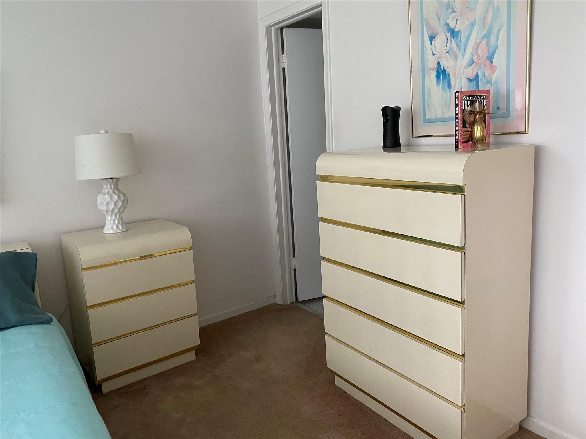 HOLLYBROOK GOLF & TENNIS - Residential