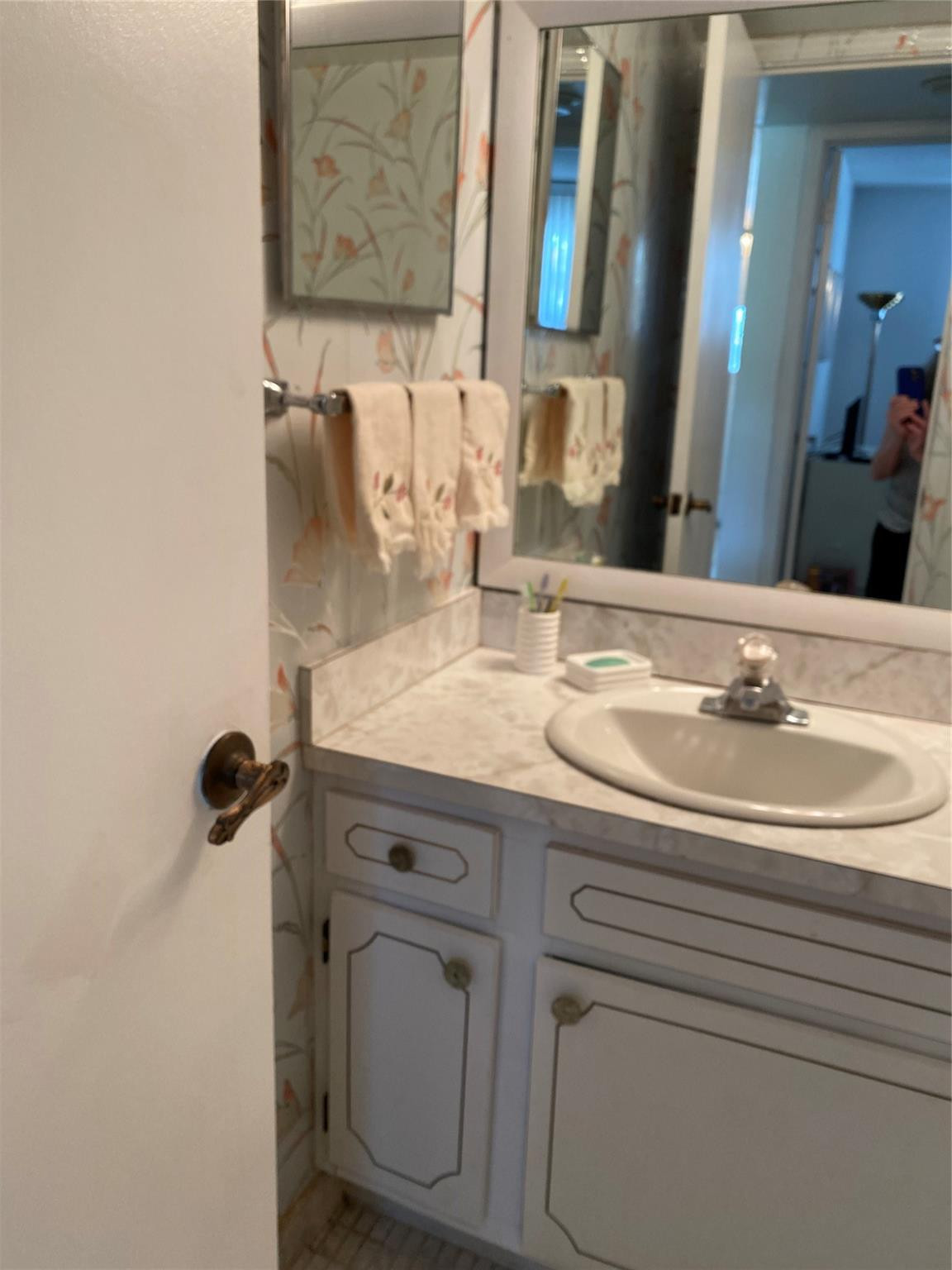 HOLLYBROOK GOLF & TENNIS - Residential