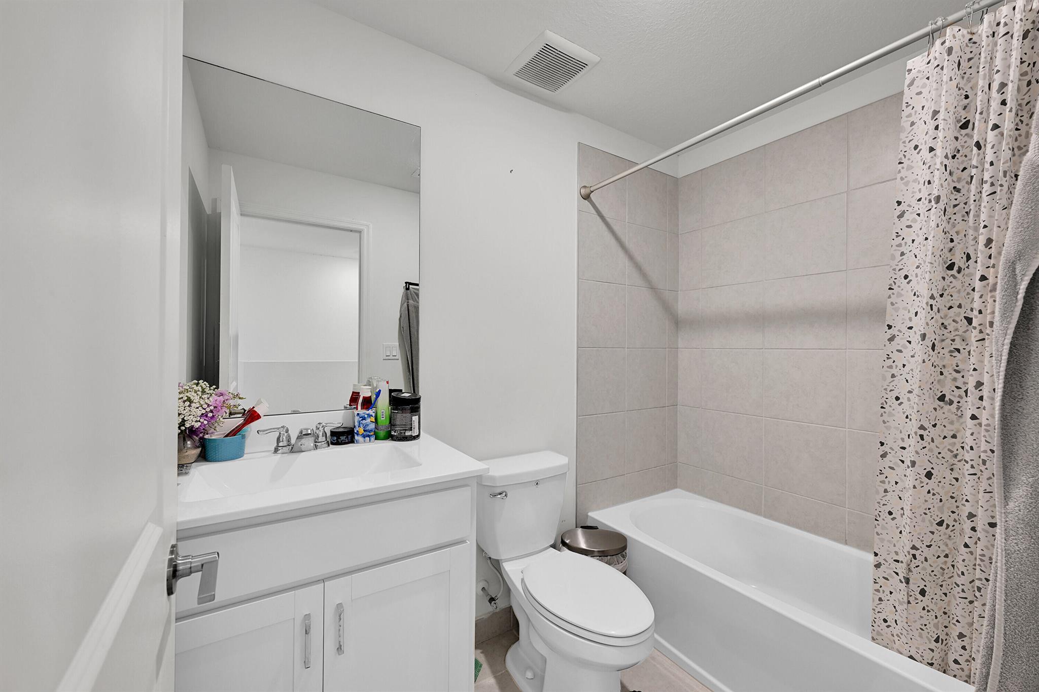 LAKESHORE AT THE FOUNTAIN - Residential