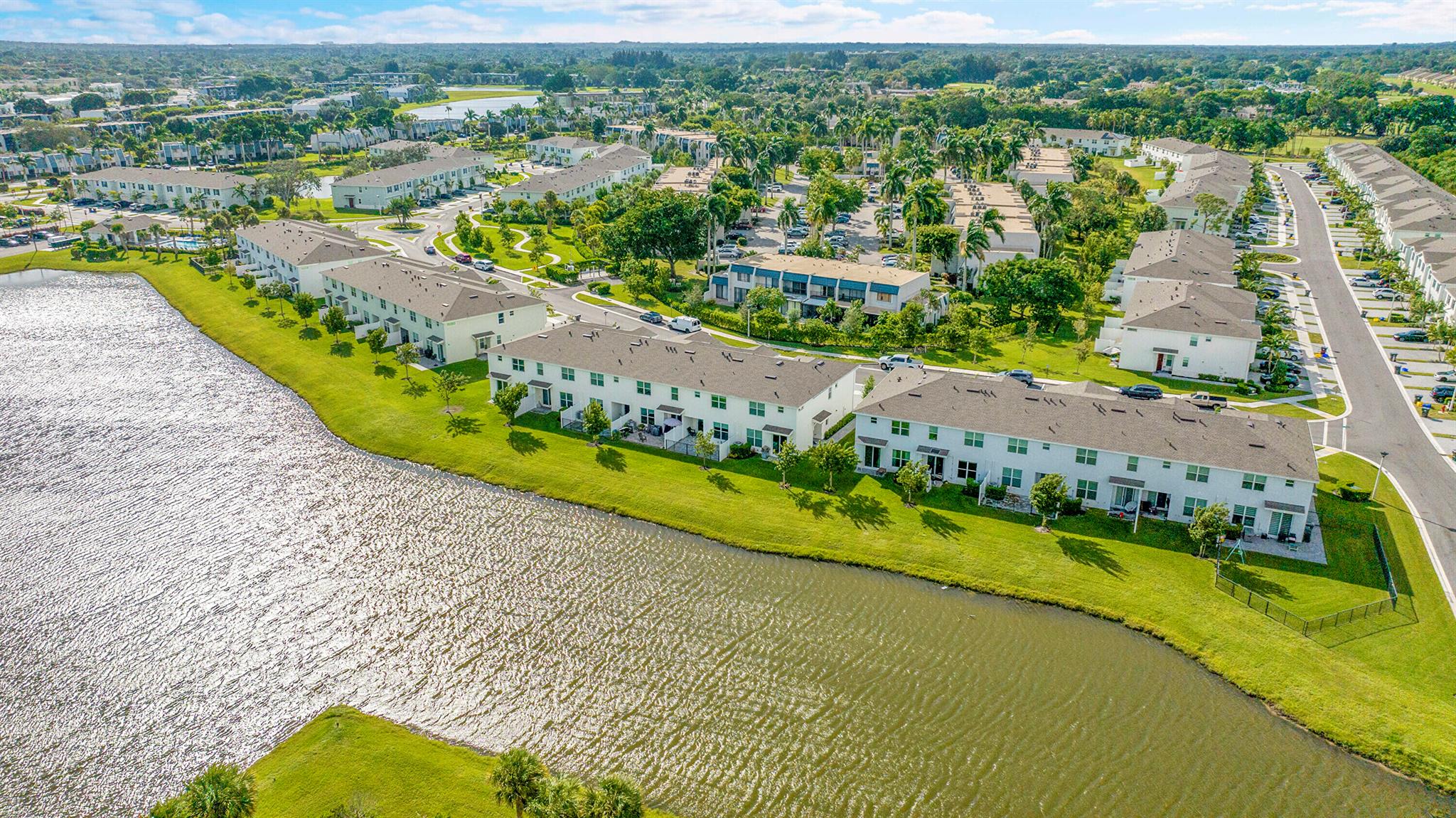 LAKESHORE AT THE FOUNTAIN - Residential