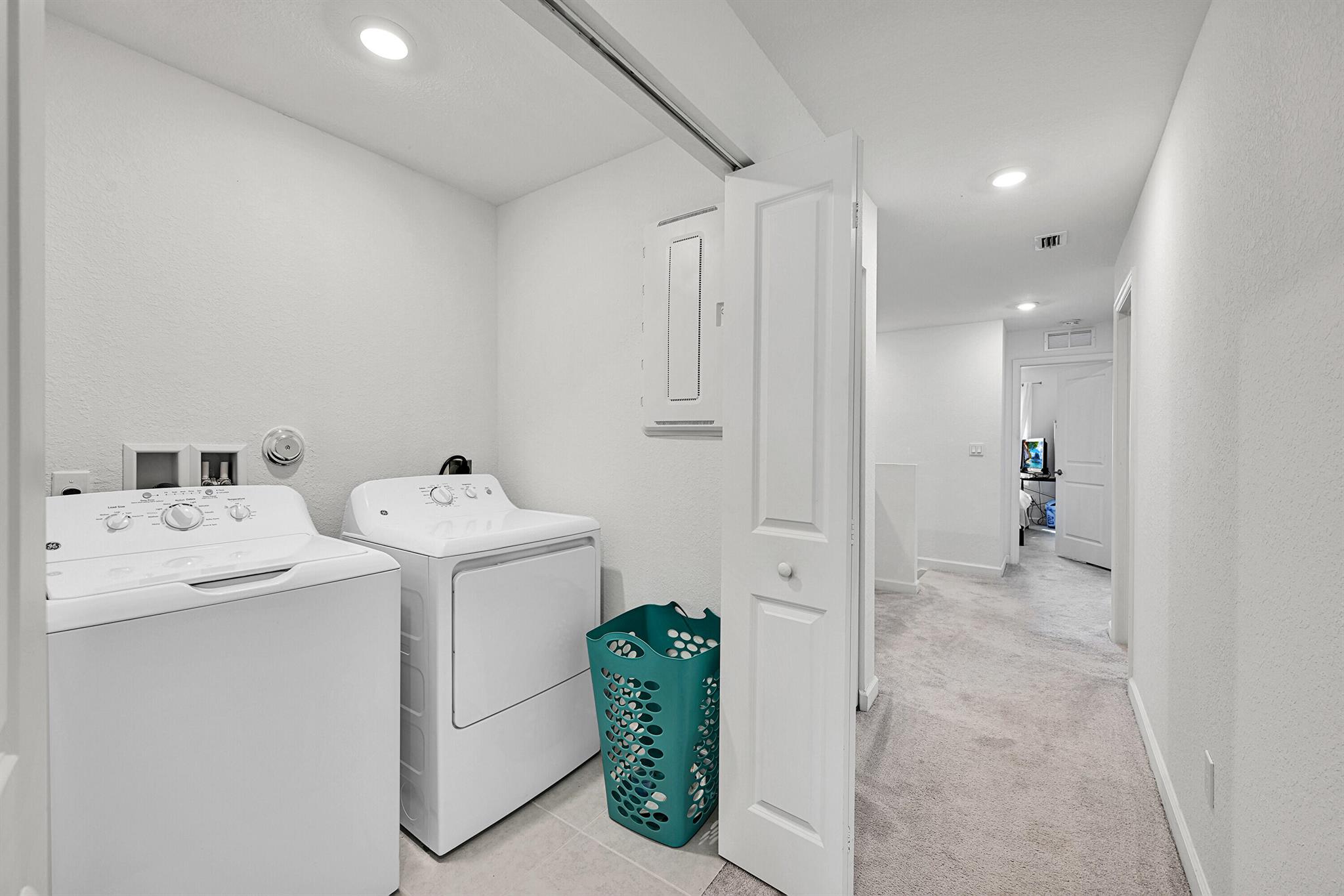 LAKESHORE AT THE FOUNTAIN - Residential