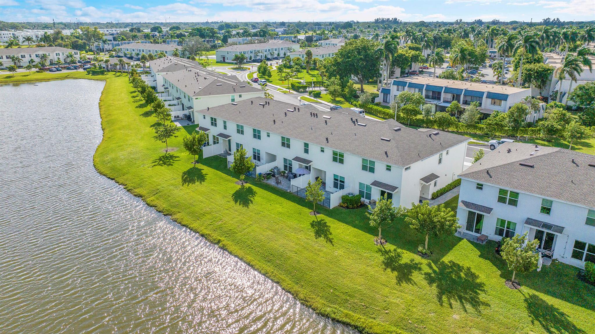 LAKESHORE AT THE FOUNTAIN - Residential