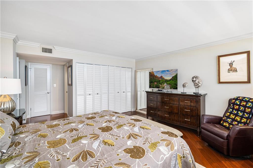 CORINTHIAN - Residential