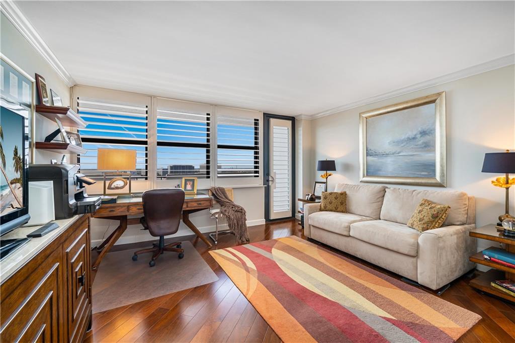 CORINTHIAN - Residential