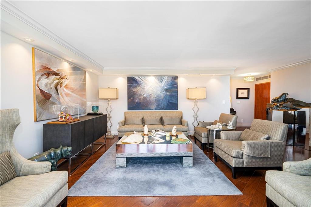 CORINTHIAN - Residential