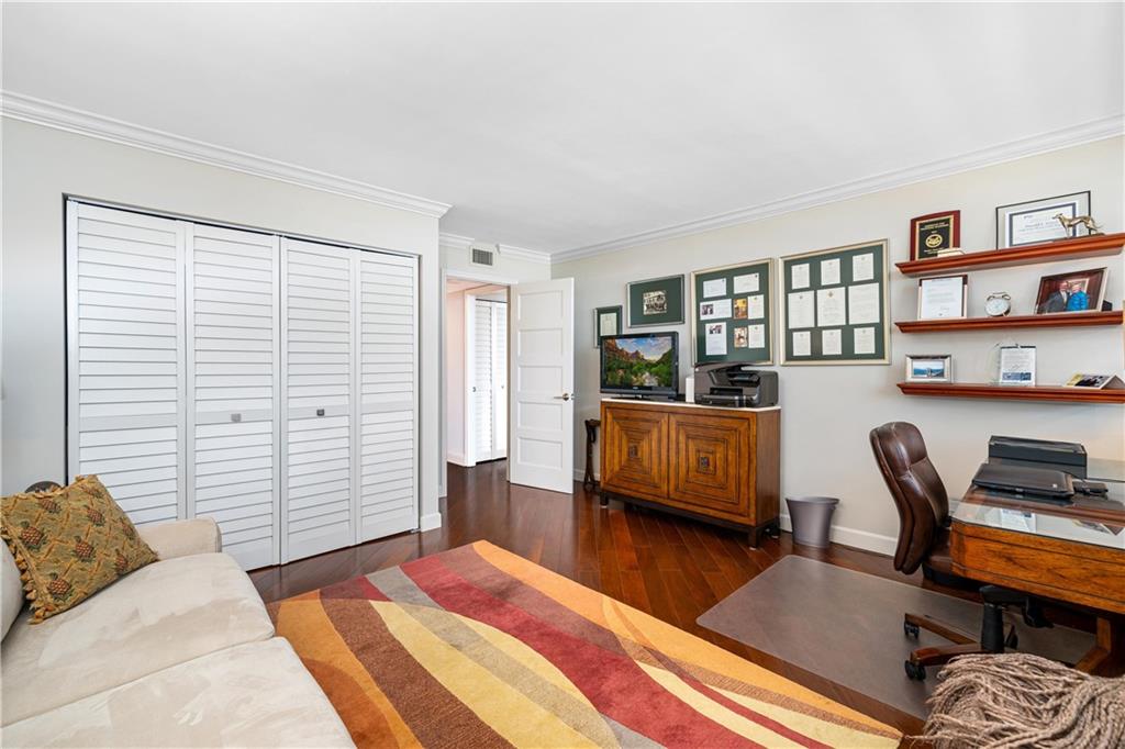 CORINTHIAN - Residential
