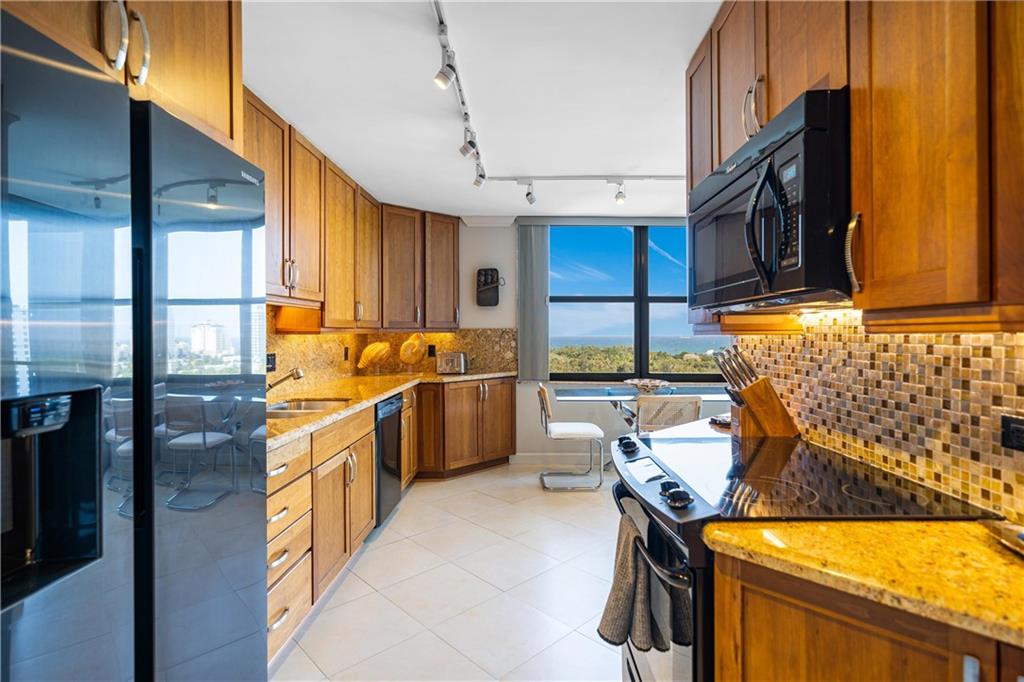 CORINTHIAN - Residential